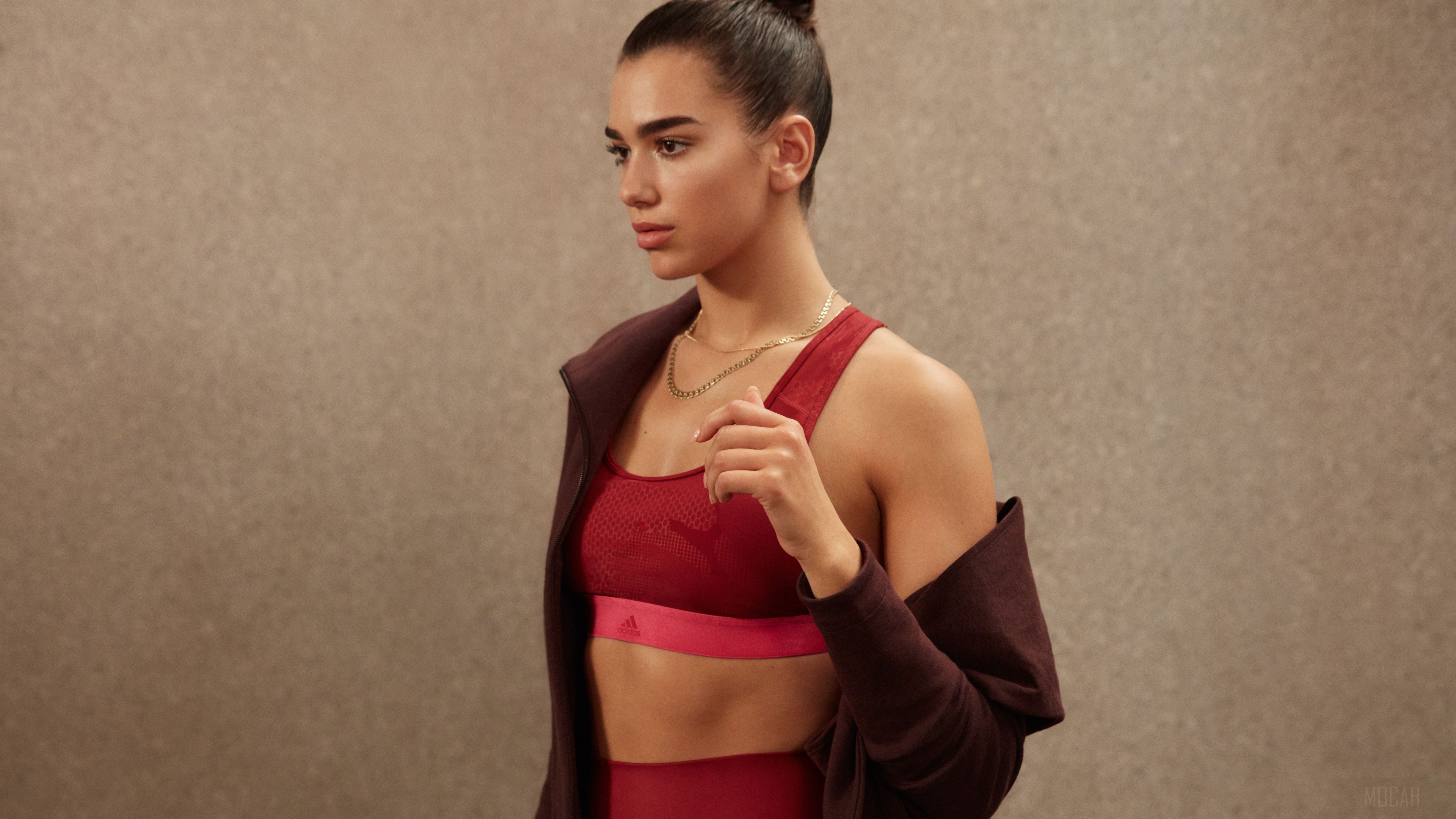 Dua Lipa in Adidas sportswear HD Wallpaper
