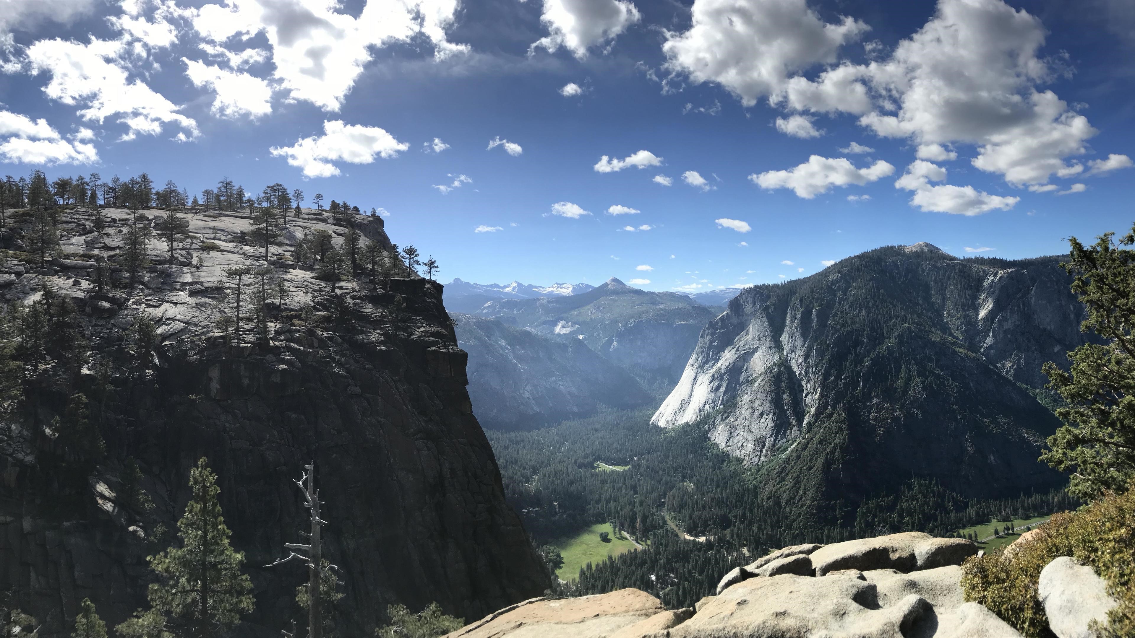 Yosemite Valley Landscape HD Wallpaper