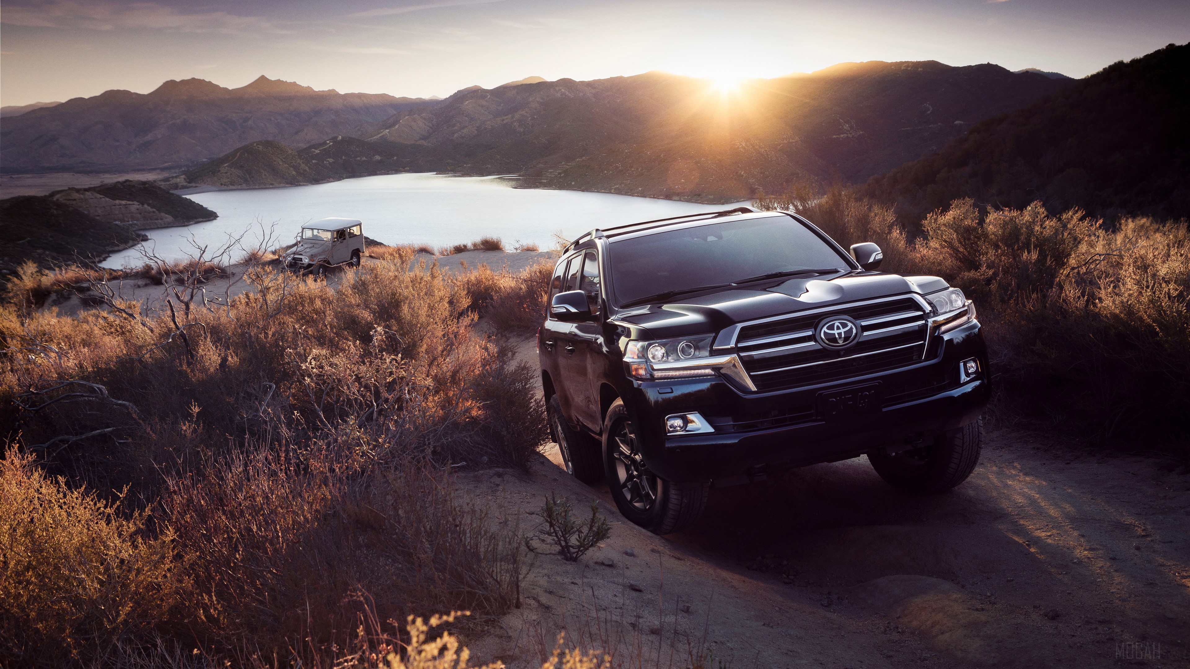 2019 Toyota Land Cruiser Heritage Edition HD Wallpaper