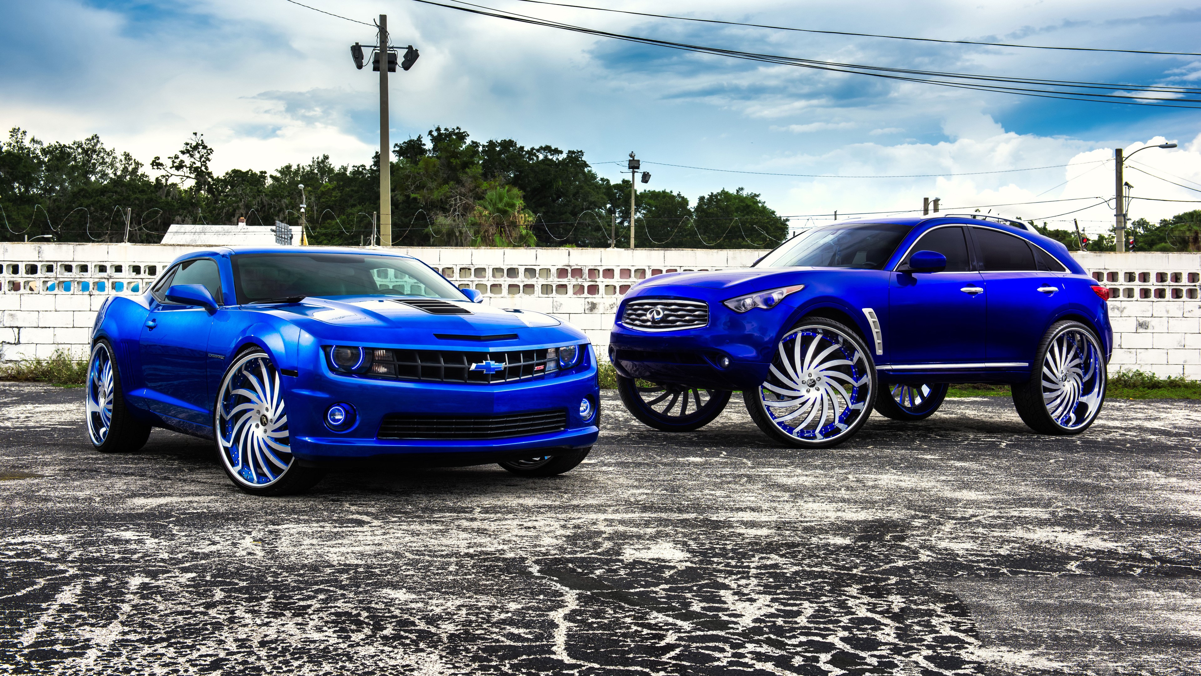 Blue Chevrolet Camaro and Infiniti FX with custom rims 4K HD Wallpaper