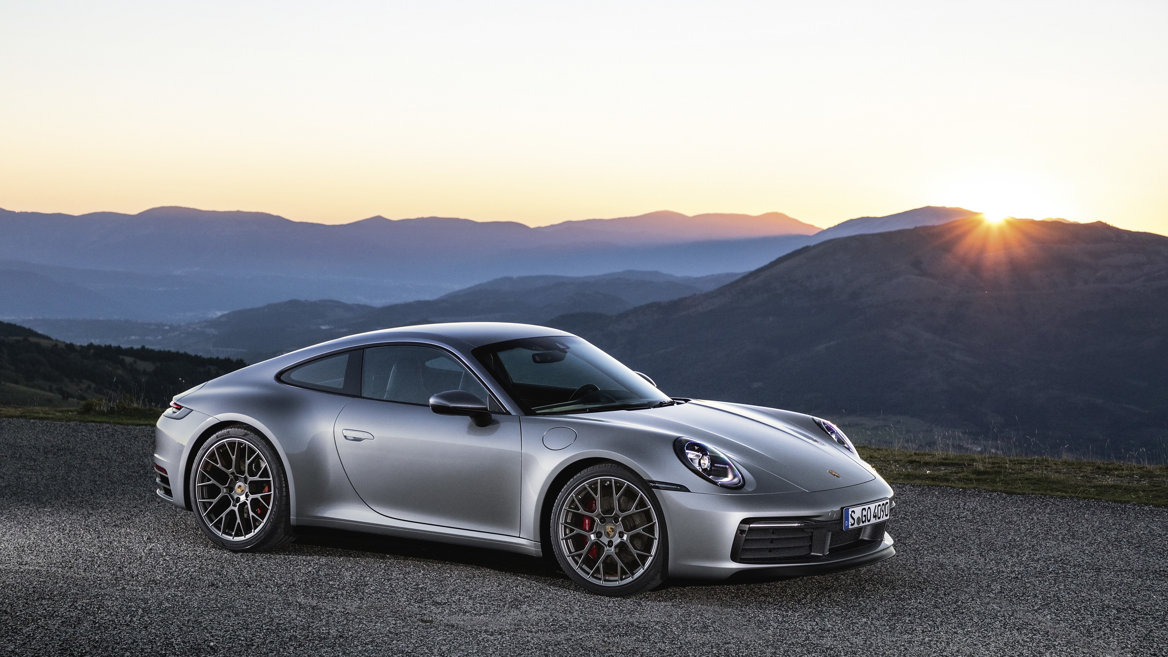 Silver Porsche 911 4K HD Wallpaper
