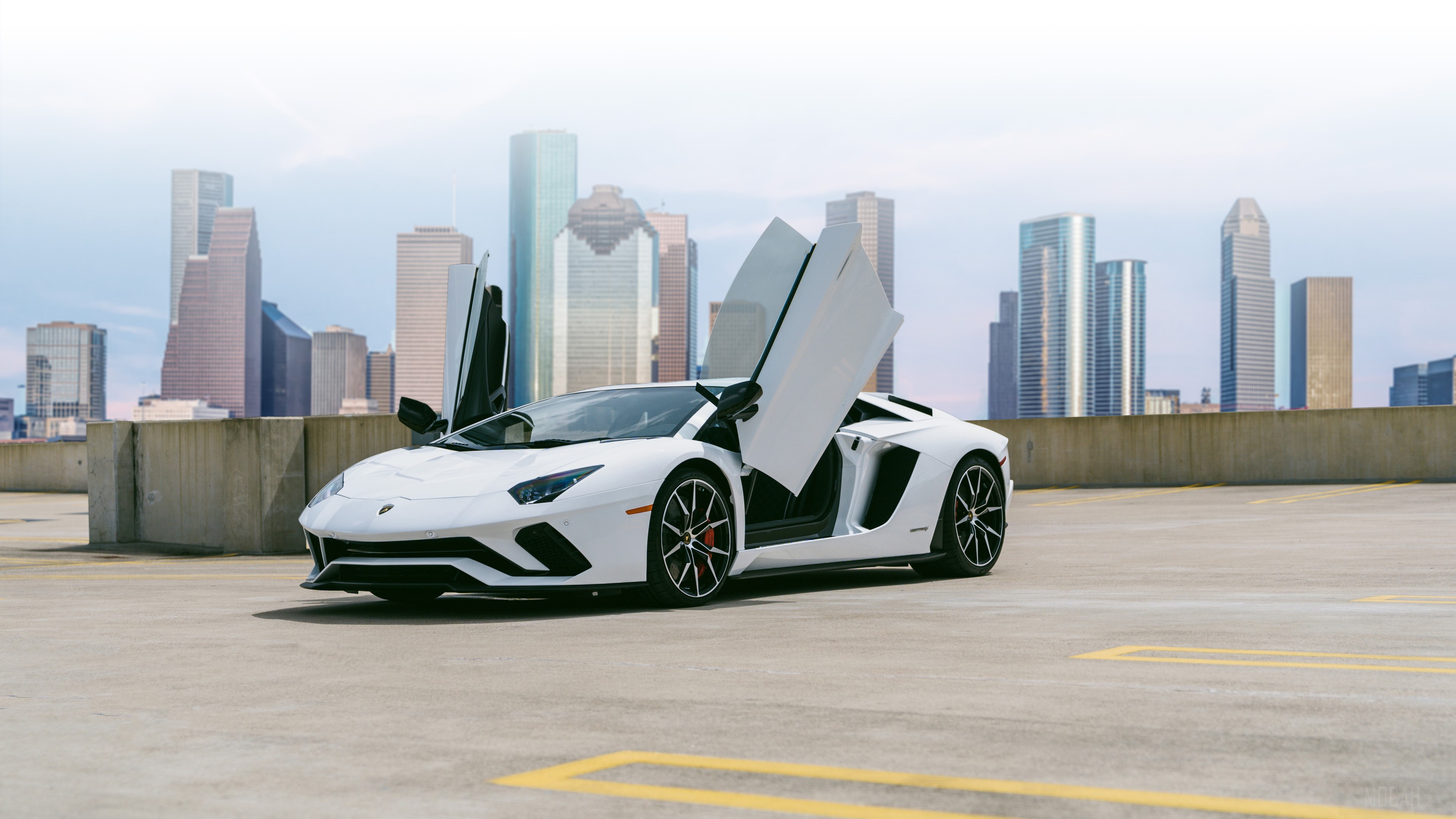 White Lamborghini Aventador 4K HD Wallpaper