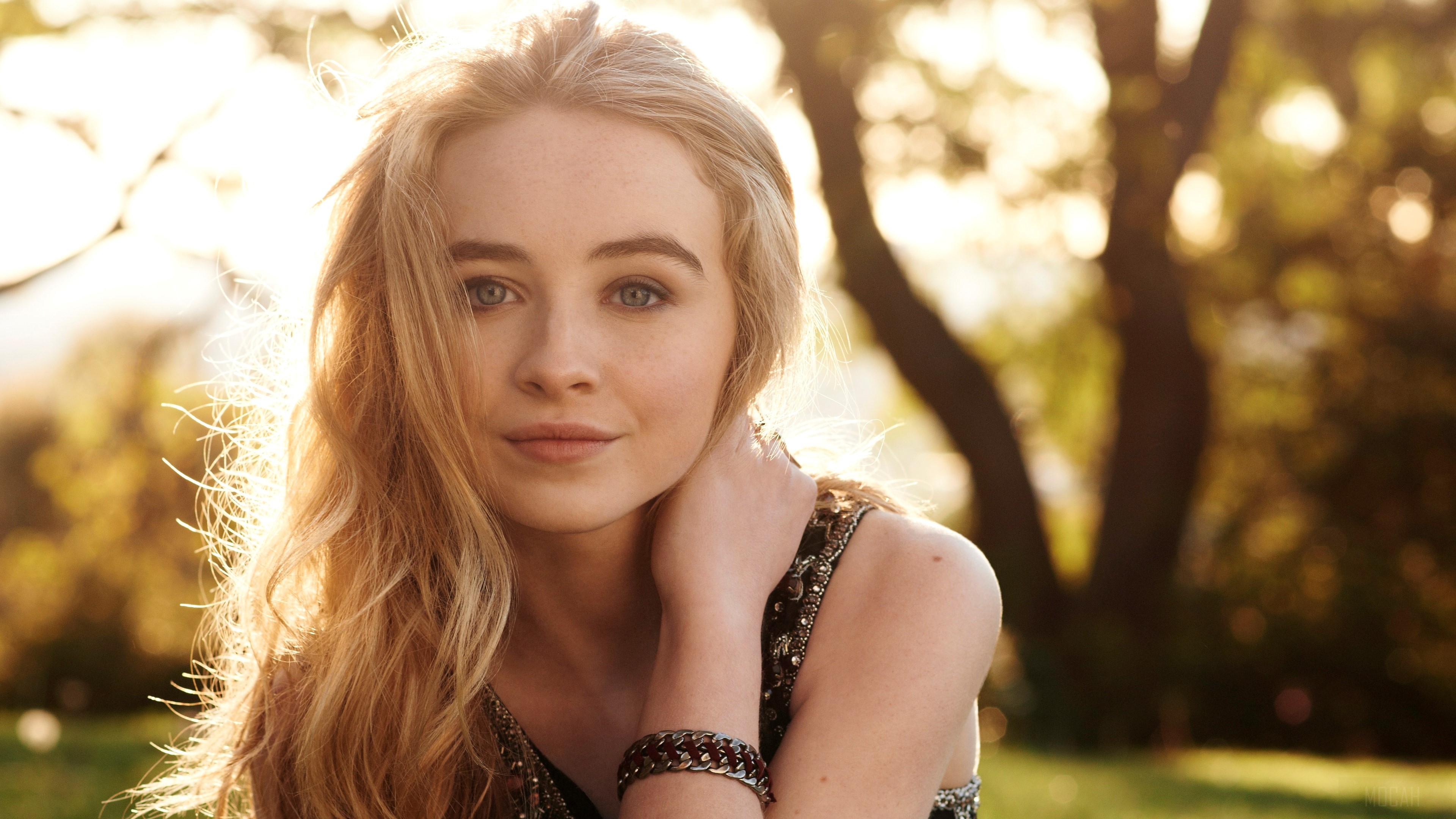 Sabrina Carpenter 4K HD Wallpaper