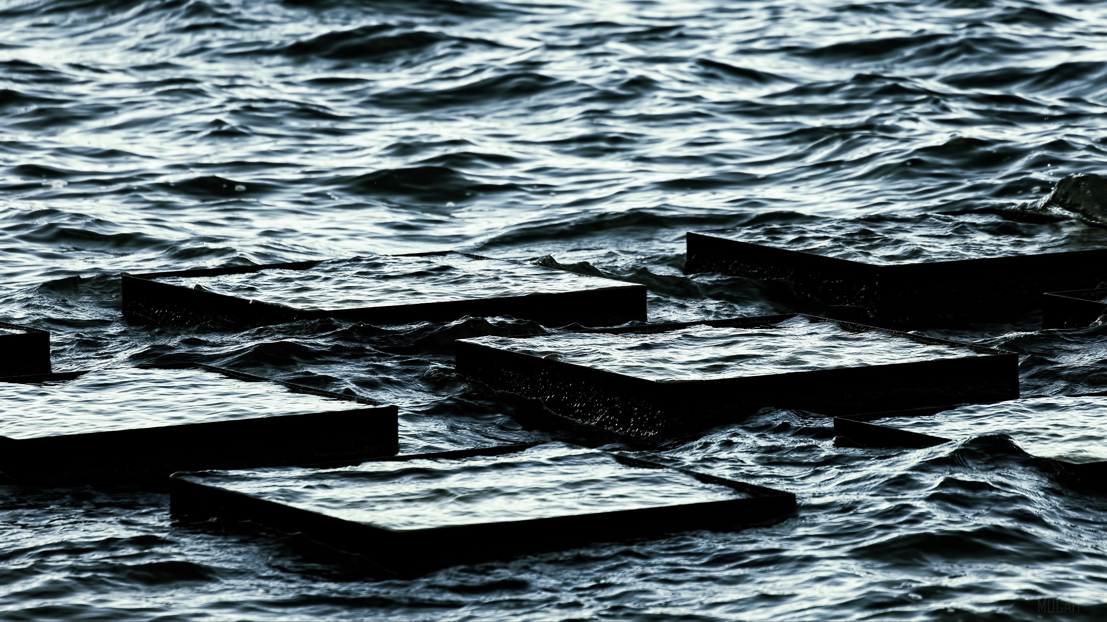 Dark Rectangular Plates in Wavy Sea 4K HD Wallpaper