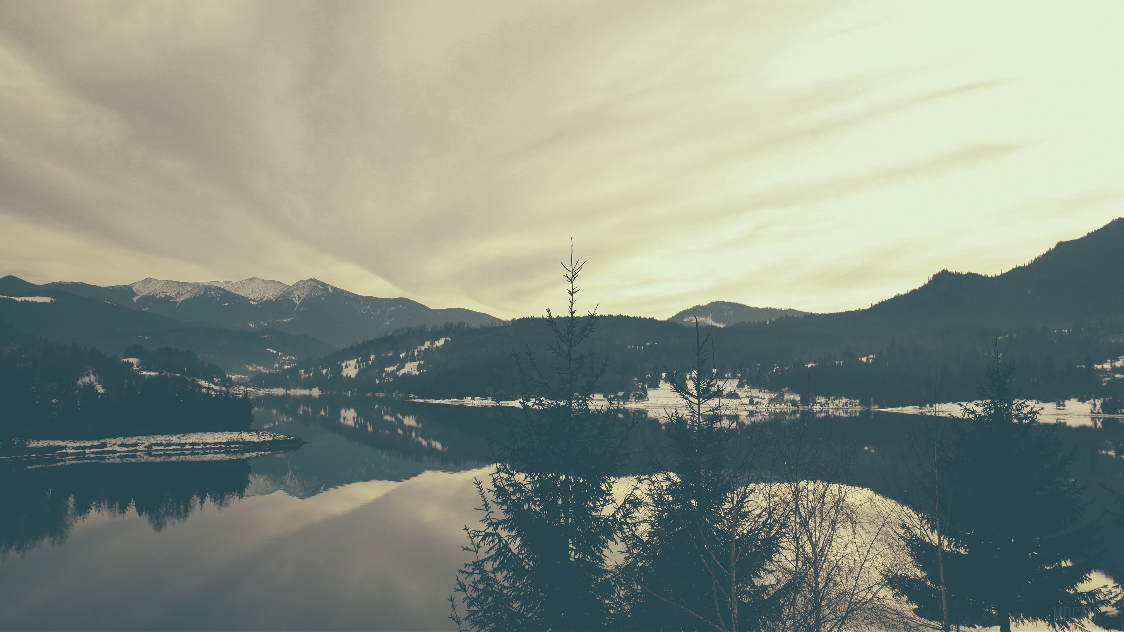 Mountains and lake reflection in Romania 4K HD Wallpaper