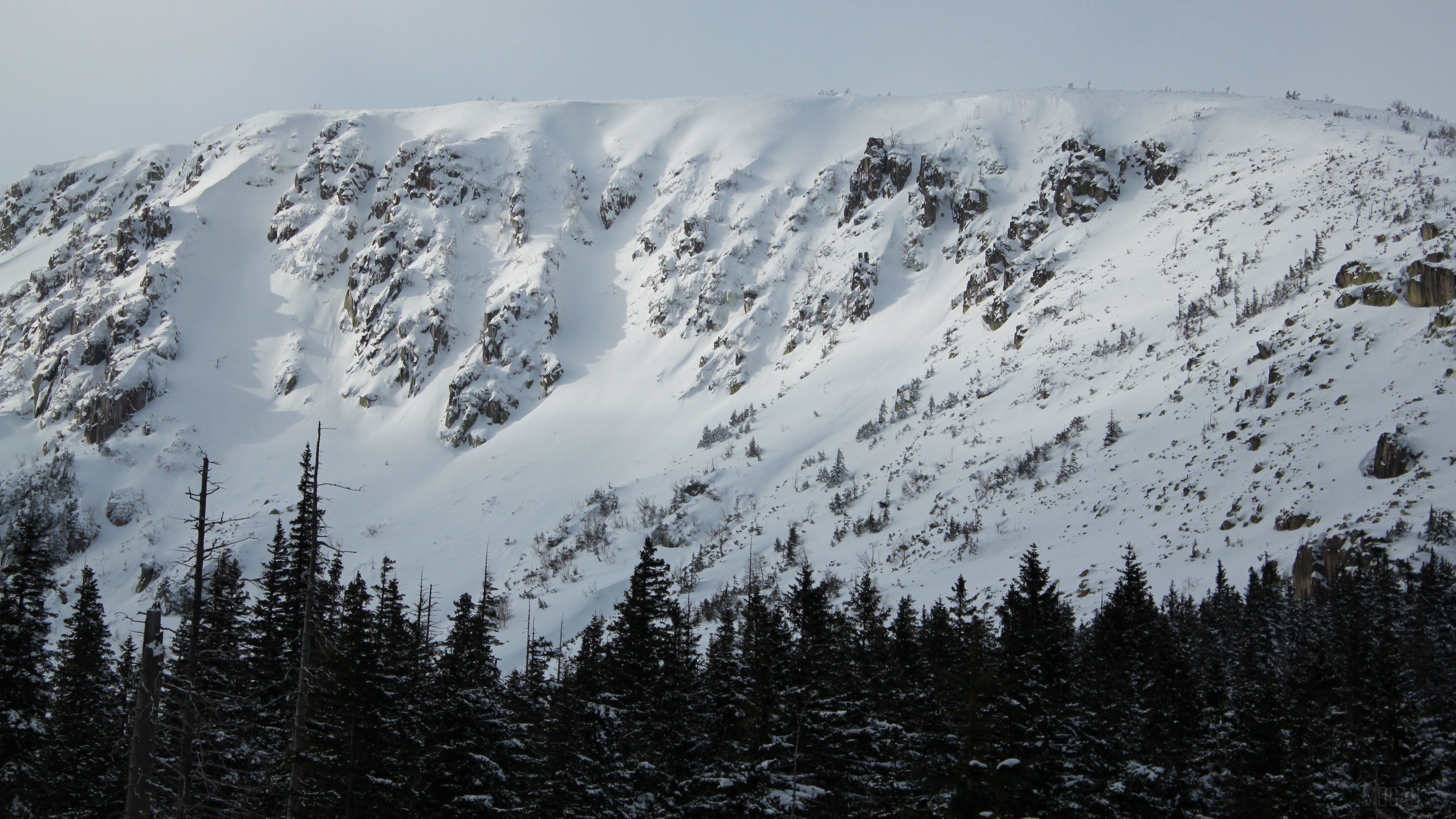 Snowy mountains near Szklarska Poręba, Poland 4K HD Wallpaper