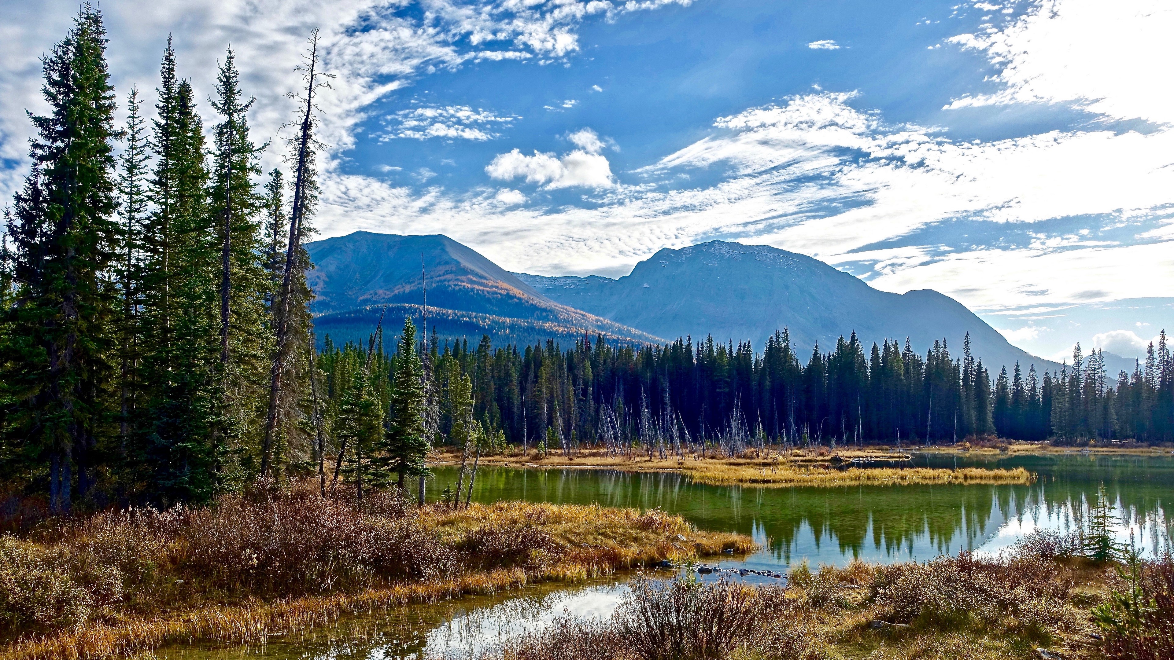 Lake and Mountains with Trees 4K HD Wallpaper