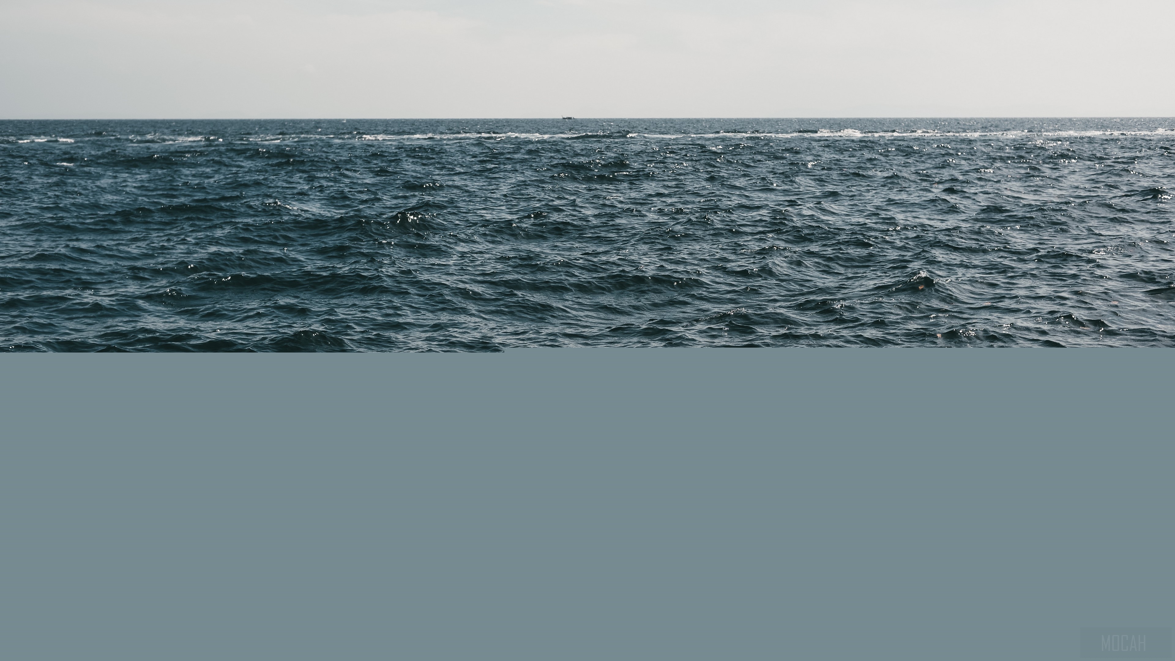 Sea with waves and horizon 4K HD Wallpaper
