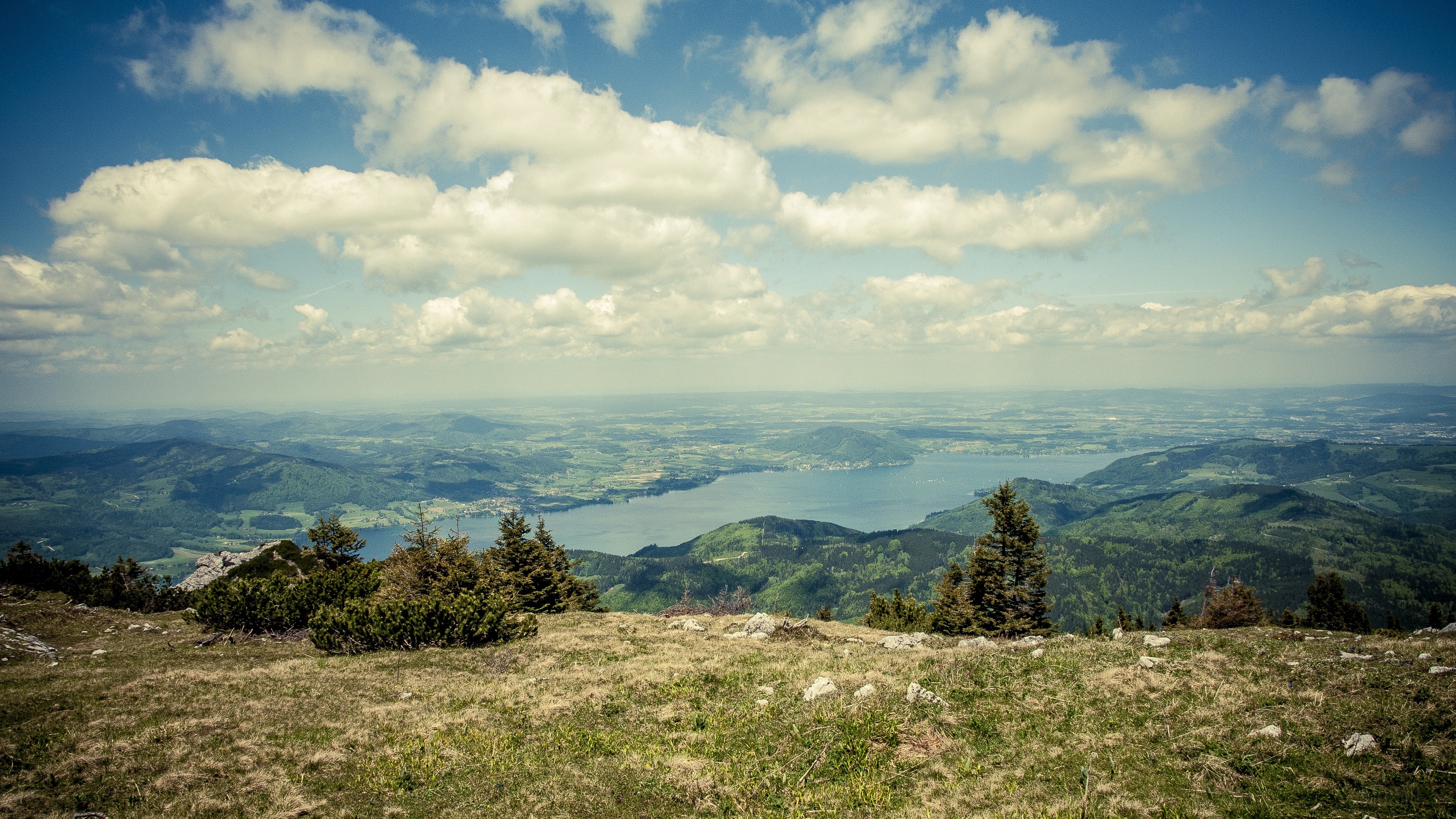 Mountain view over a lake in Austria 4K HD Wallpaper
