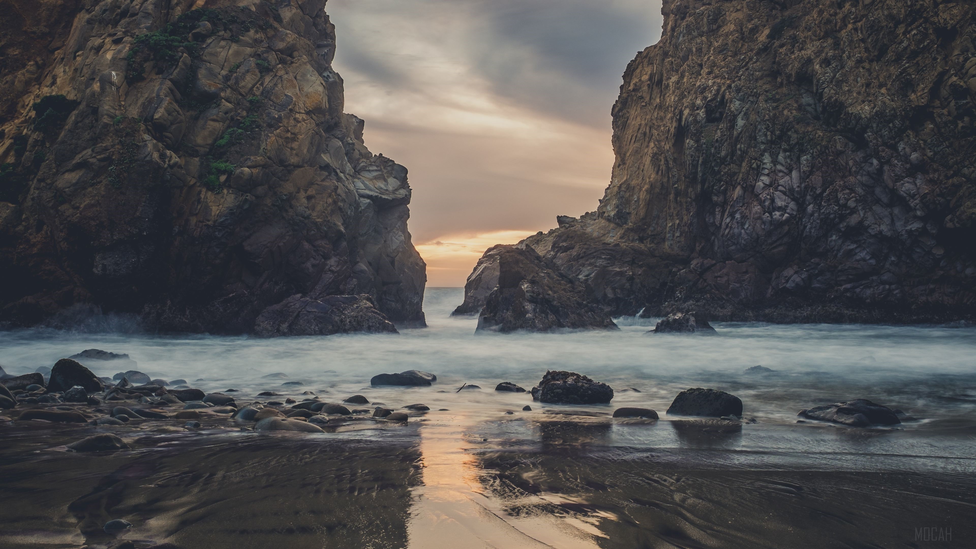 Pfeiffer Beach Waves at Dusk 4K HD Wallpaper