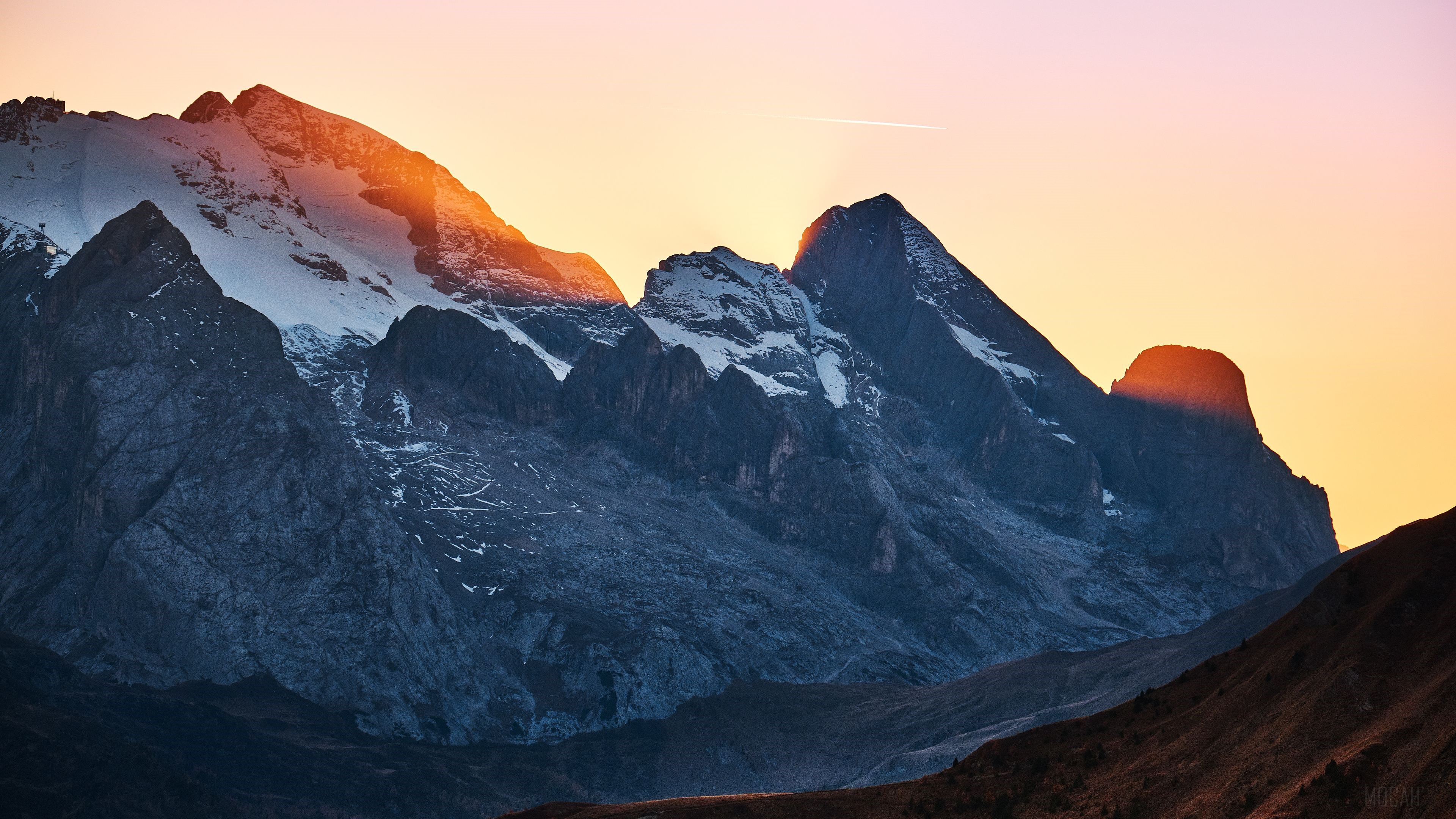 Snowy Mountains at Sunset with Sunbeams 4K HD Wallpaper