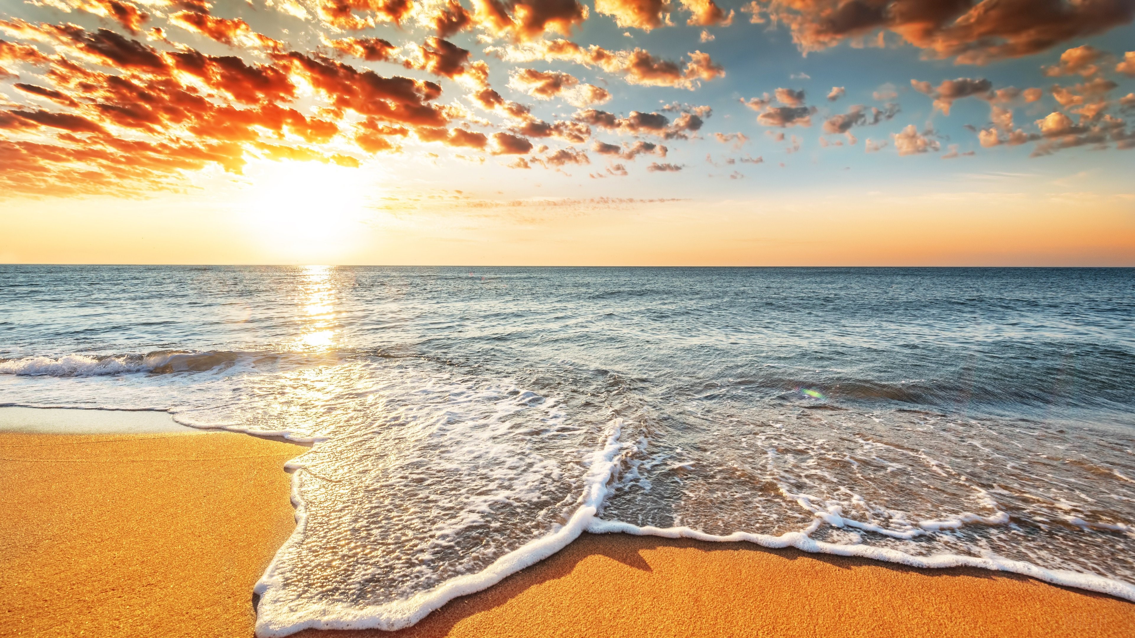 Wave Coming To Shore Beach HD Wallpaper