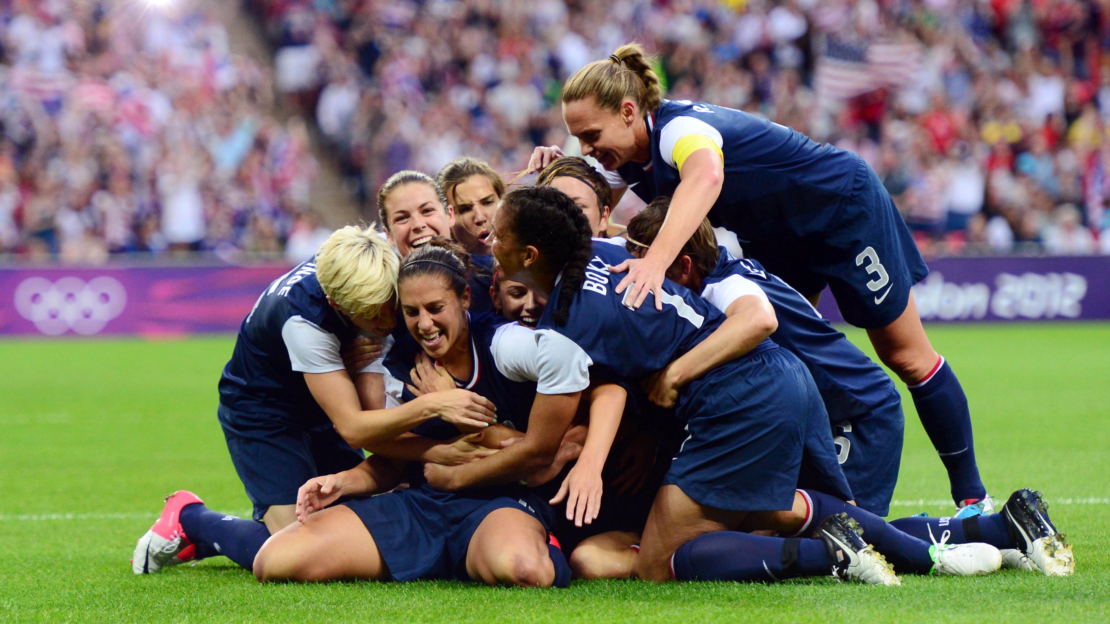 USA Women's Soccer Team celebrating at London 2012 Olympics HD Wallpaper