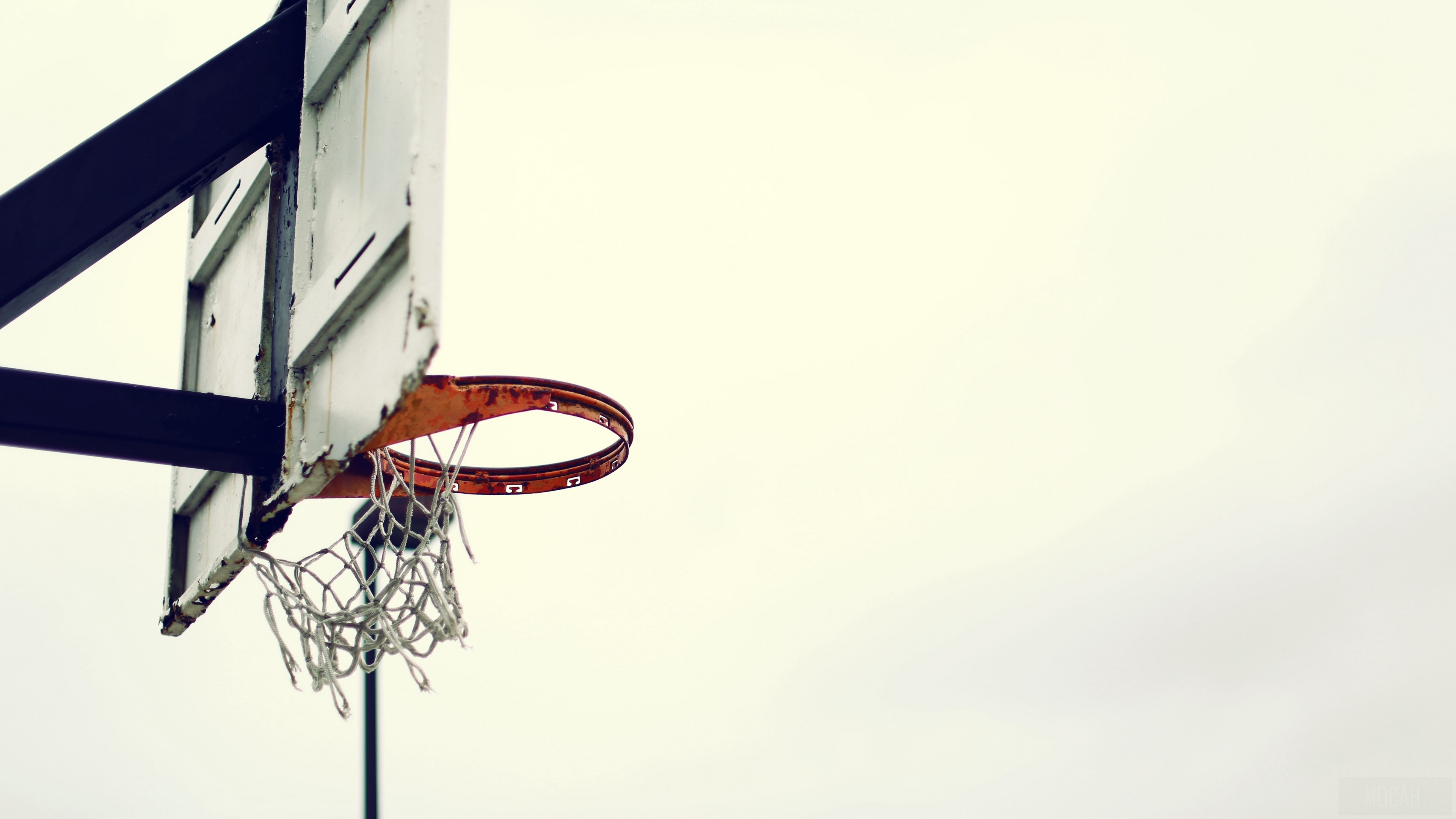 Old basketball hoop and net HD Wallpaper