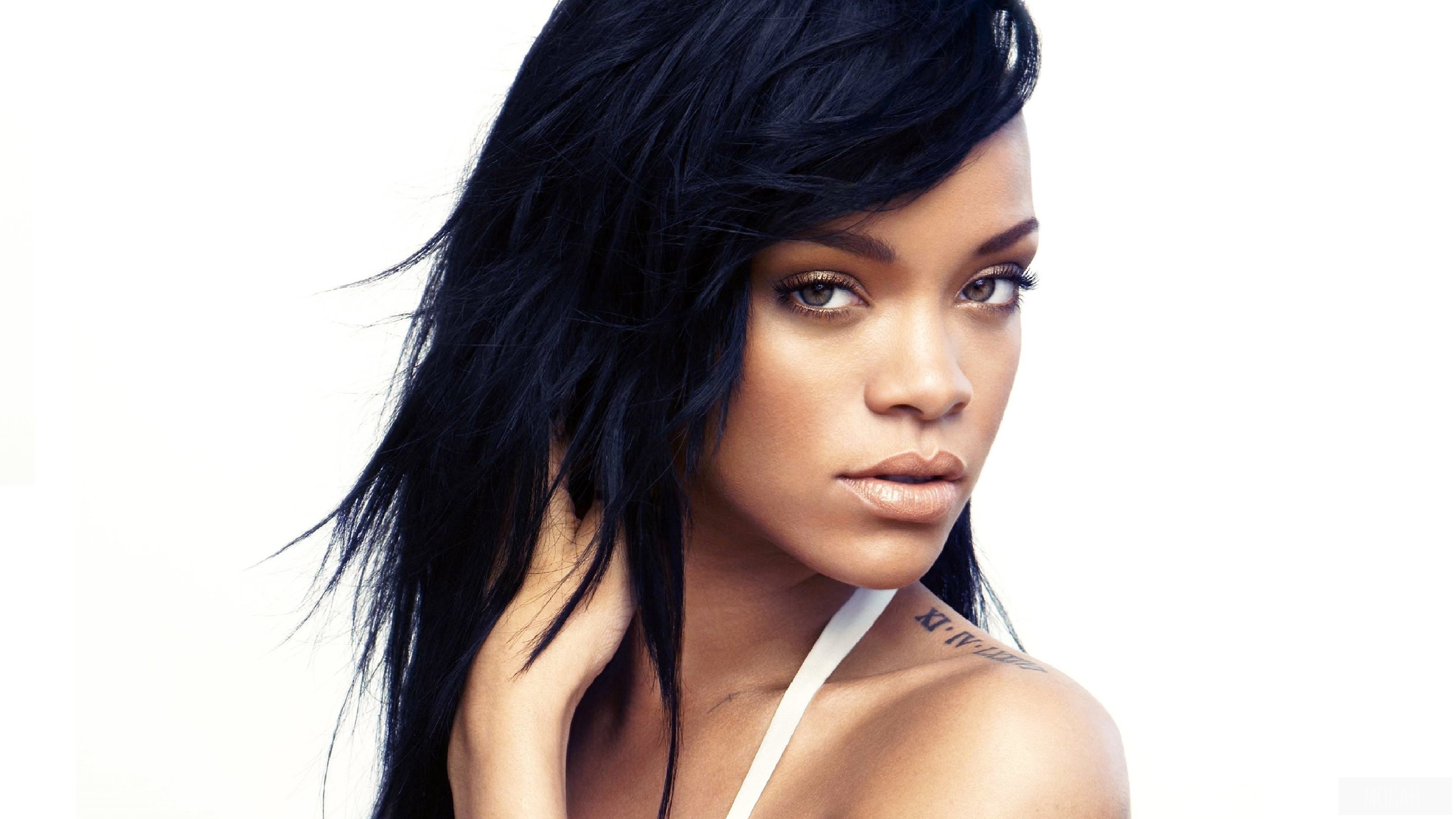Rihanna HD Wallpaper