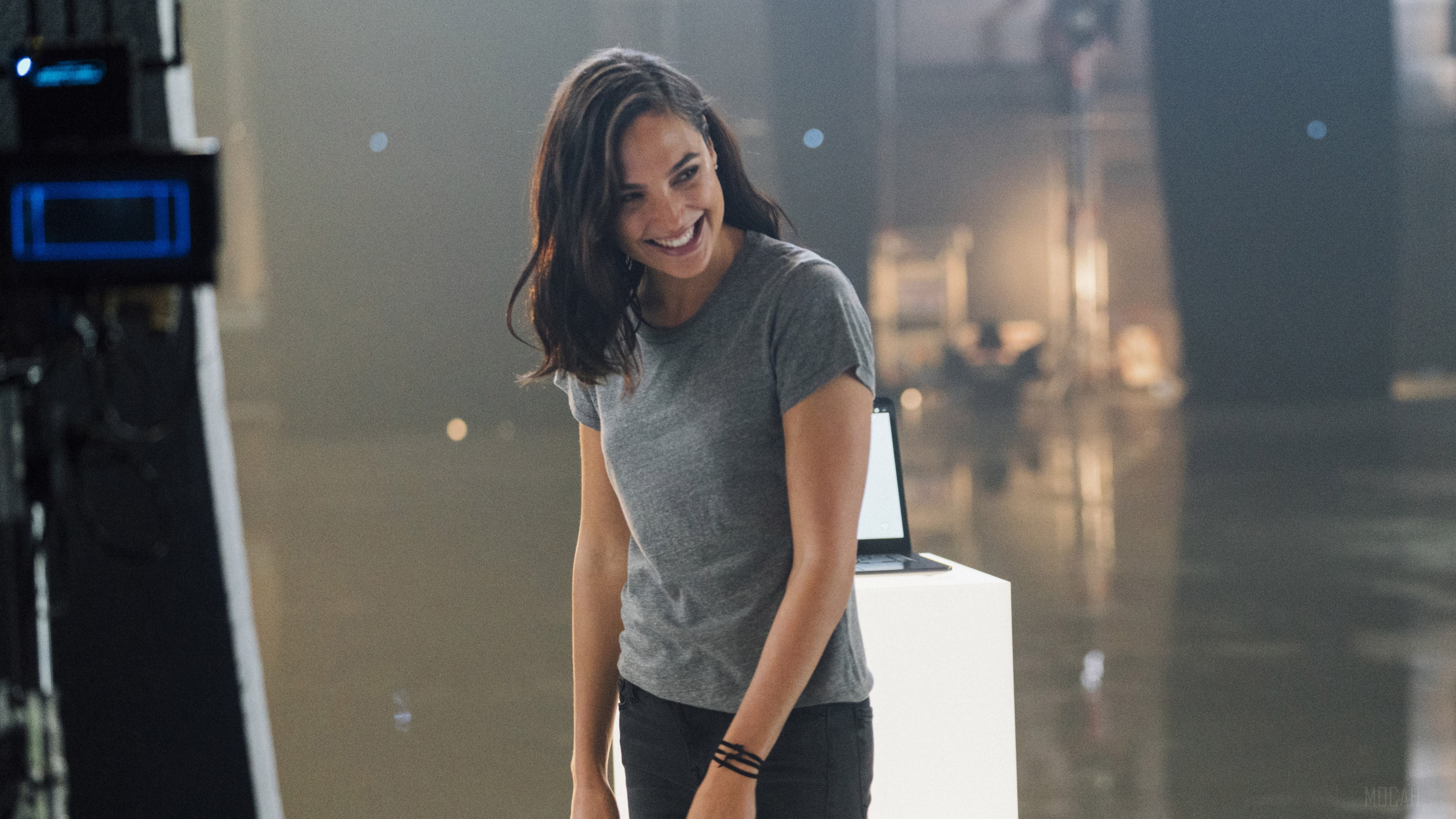 Gal Gadot Smiling 4K HD Wallpaper