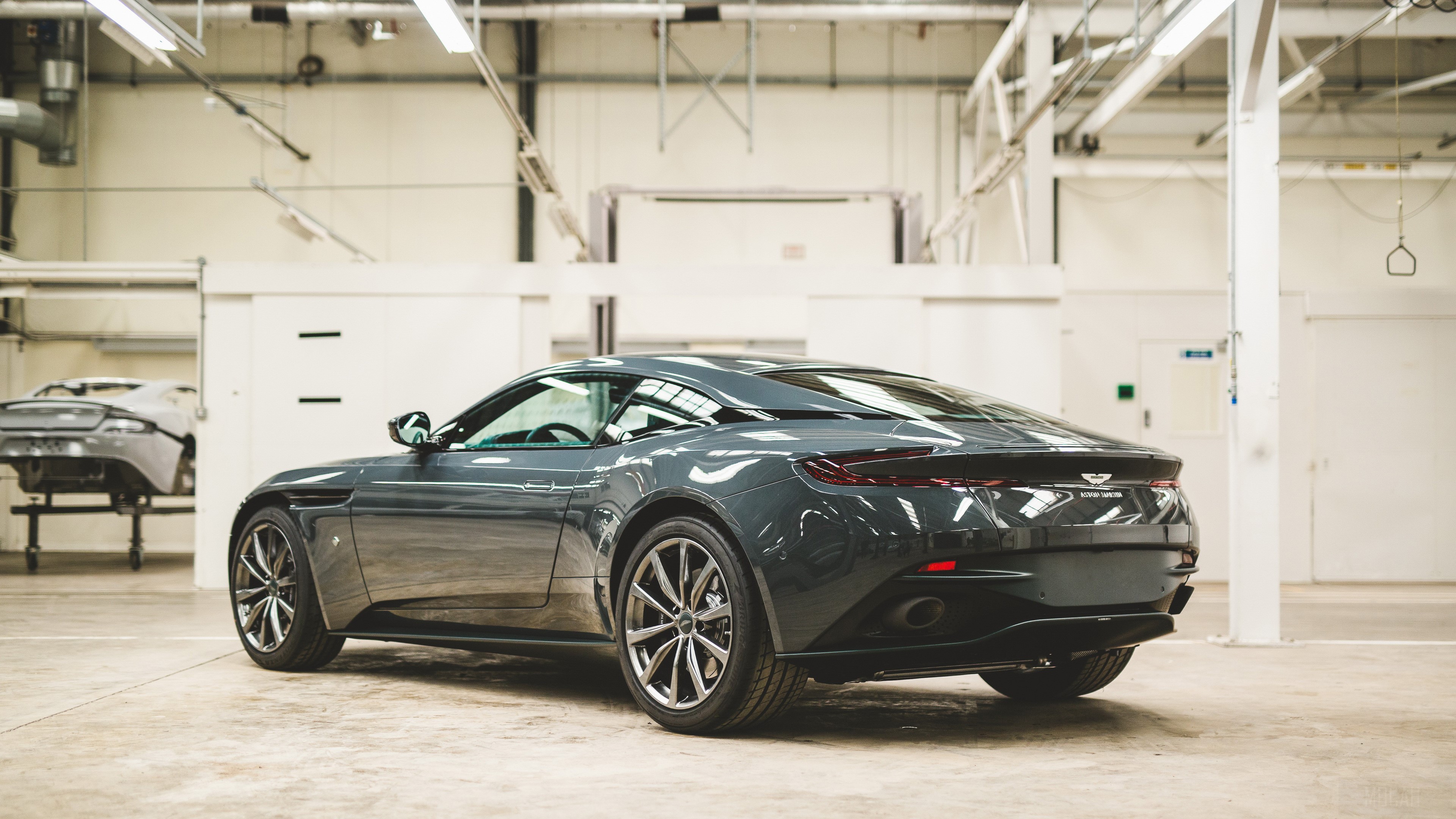 Aston Martin DB11 V8 Classic Driver Edition 2018 HD Wallpaper