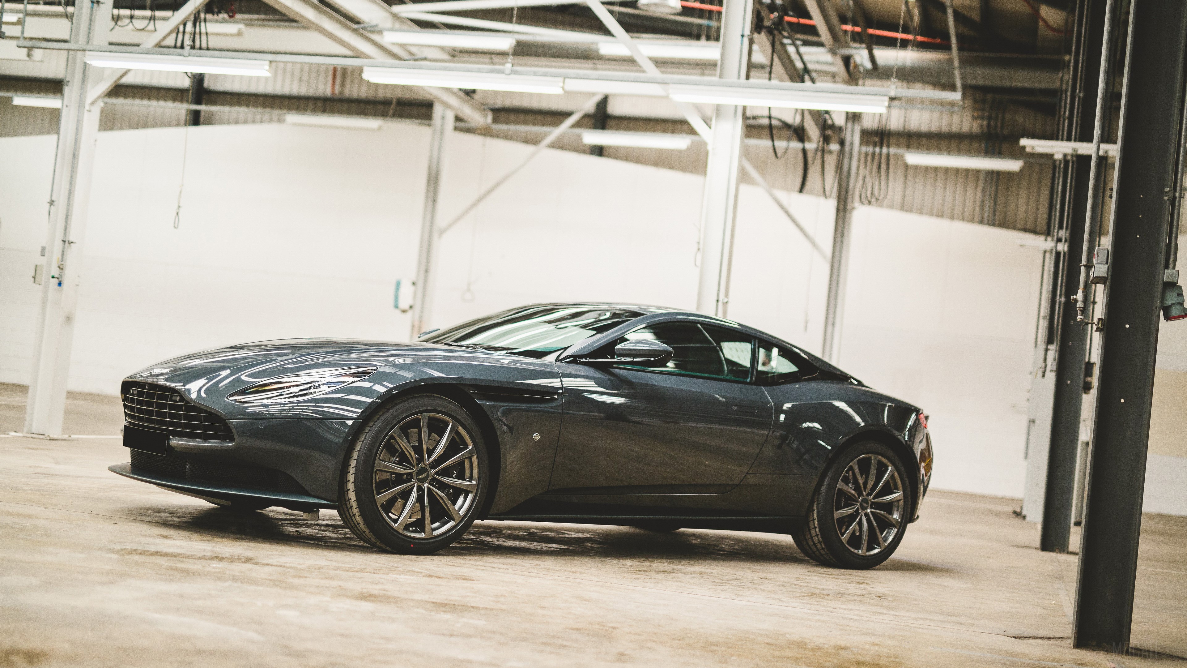 Aston Martin DB11 V8 Classic Driver Edition 2018 HD Wallpaper
