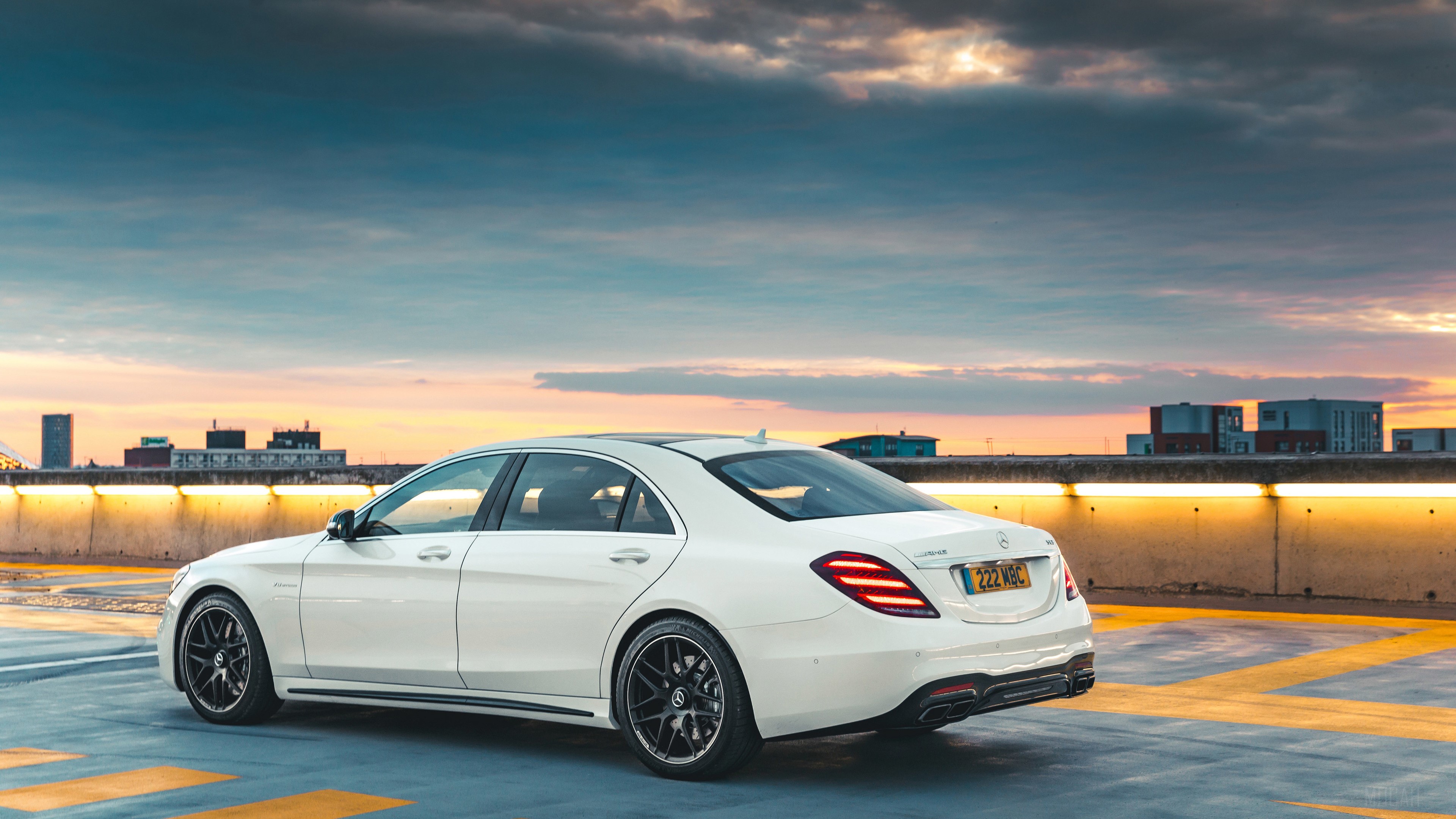 White 2018 Mercedes AMG S63 4K HD Wallpaper