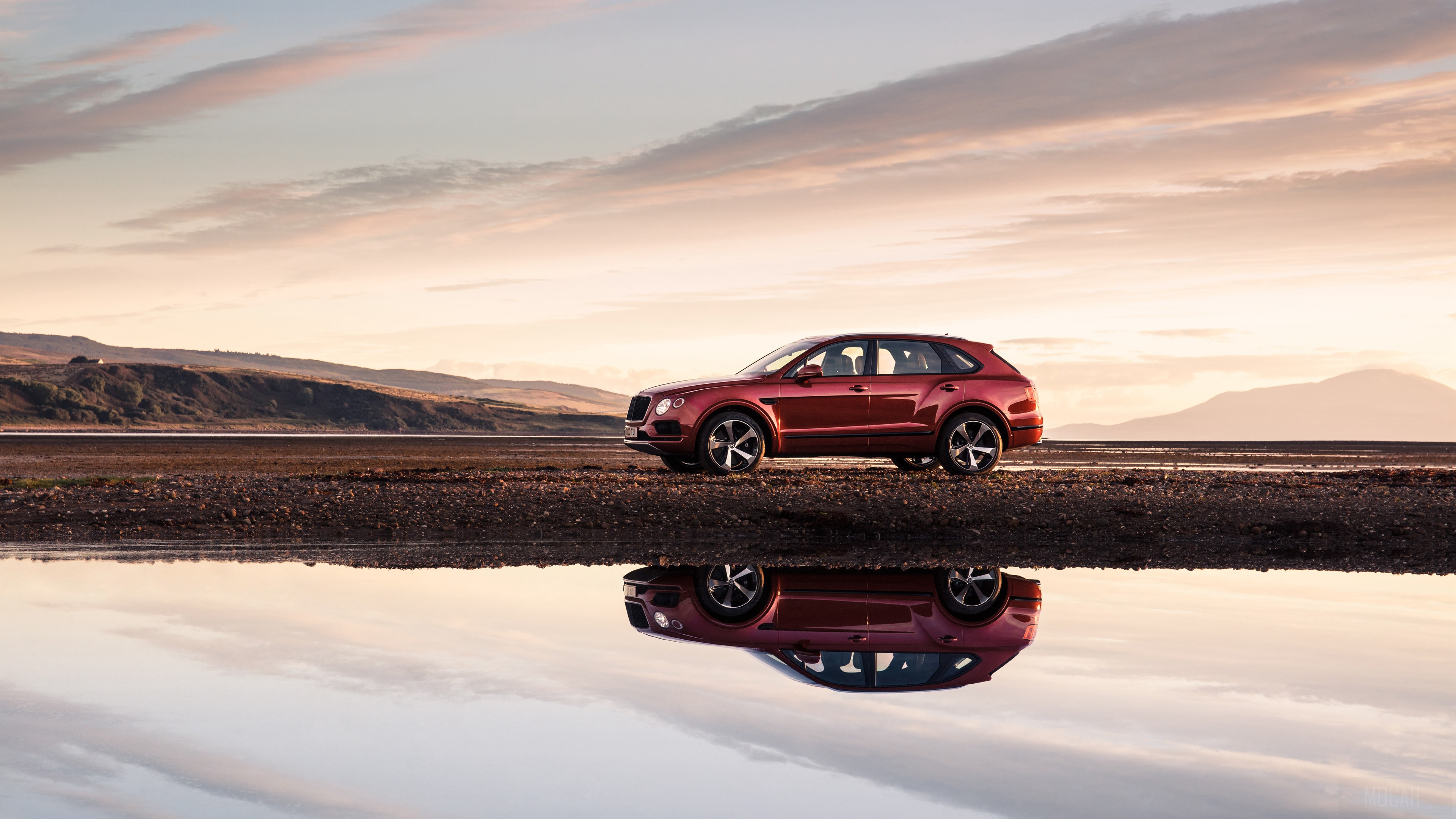 Bentley Bentayga V8 2018 4K HD Wallpaper