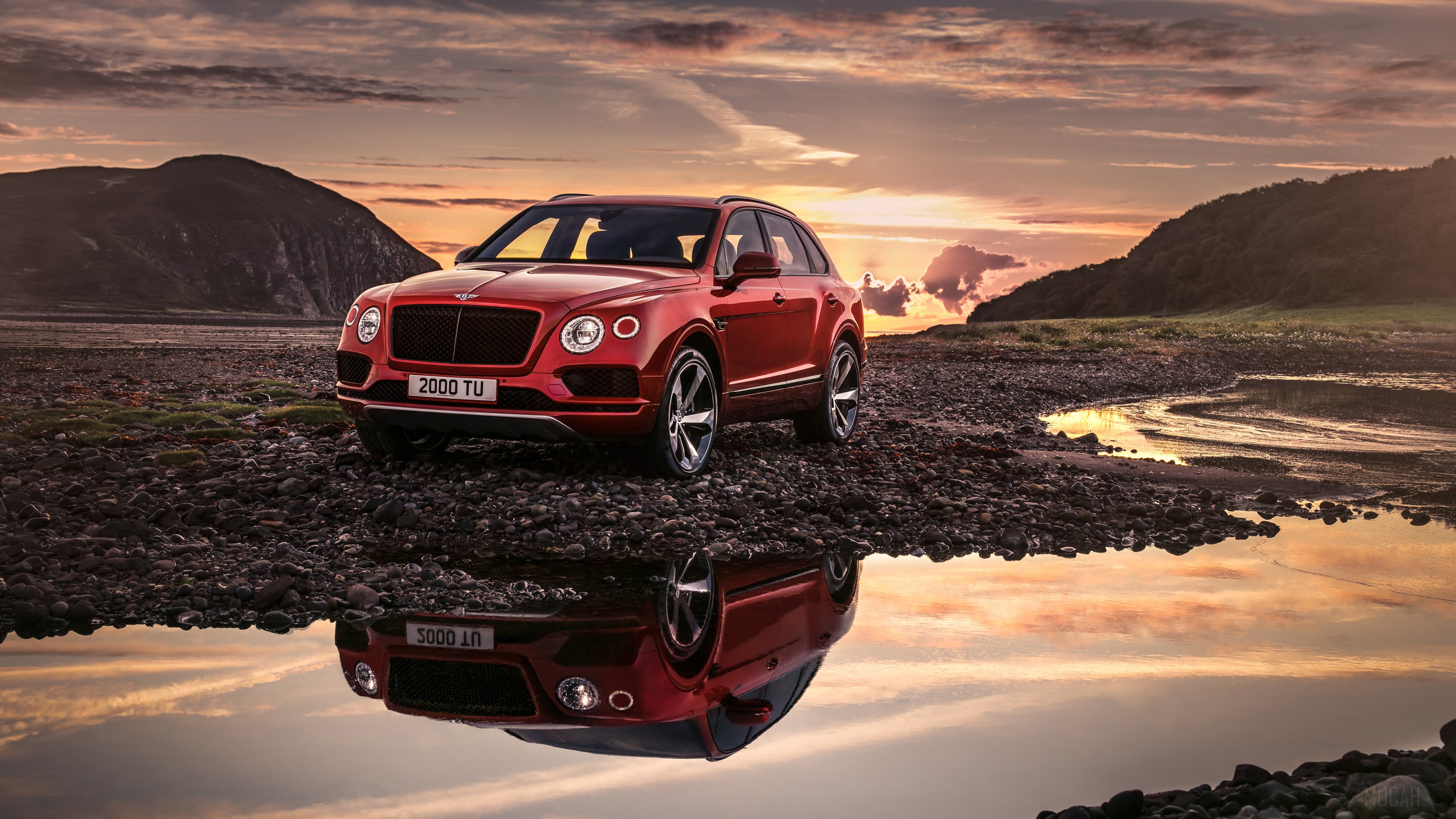 Bentley Bentayga V8 2018 HD Wallpaper
