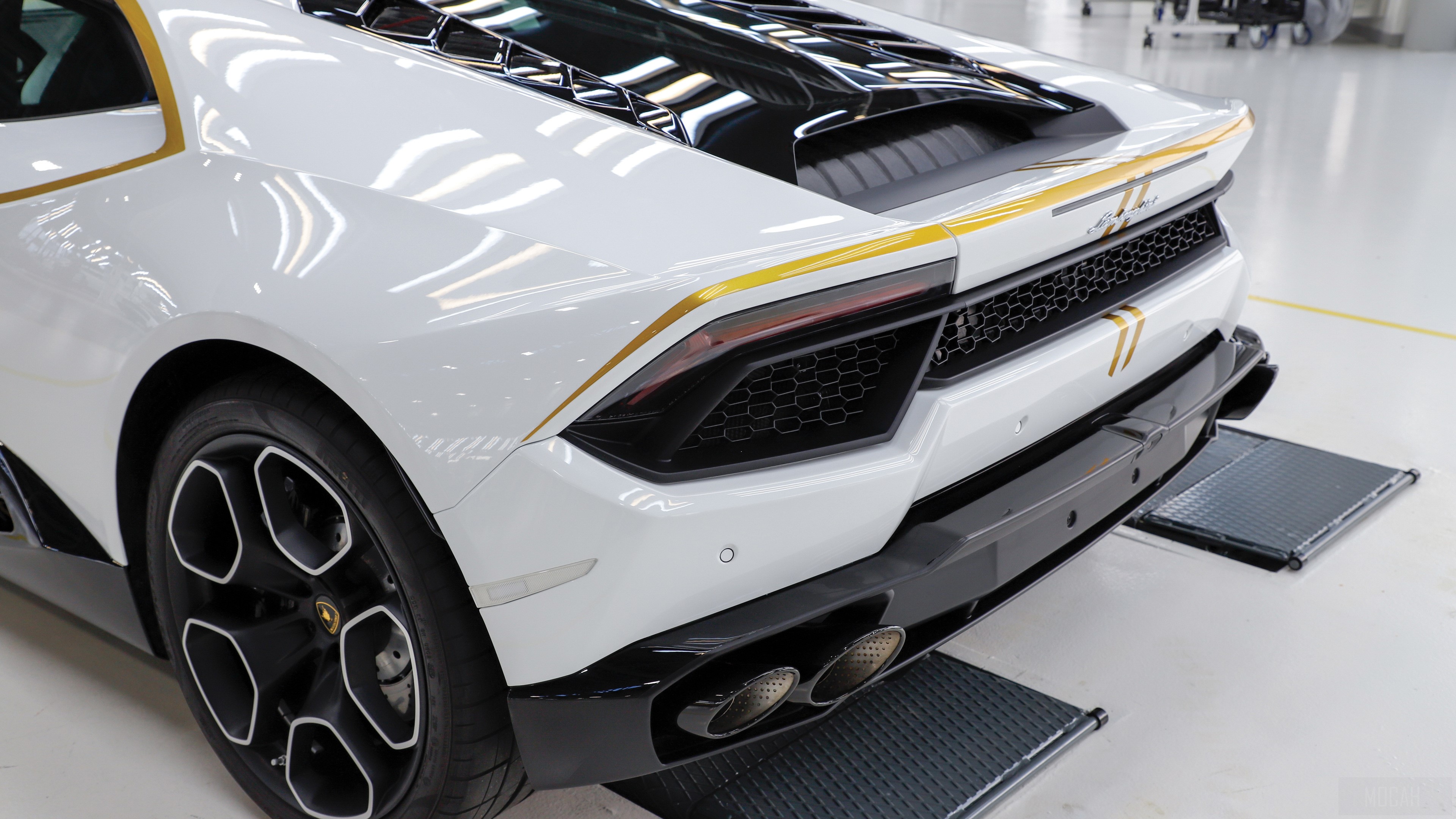 White Lamborghini Huracan RWD Ad Personam Rear 4K HD Wallpaper