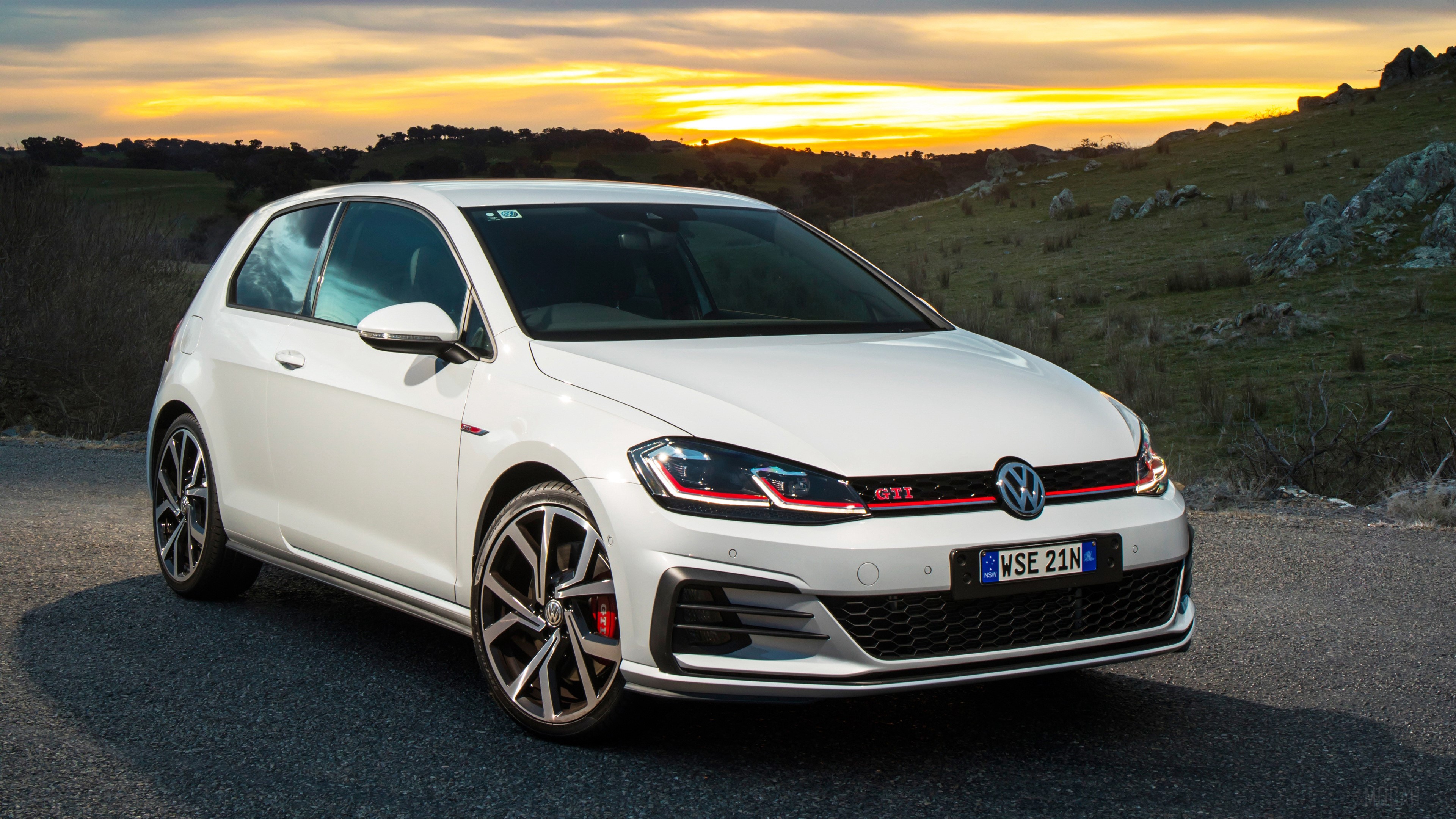 White Volkswagen Golf GTI Performance 2017 4K HD Wallpaper