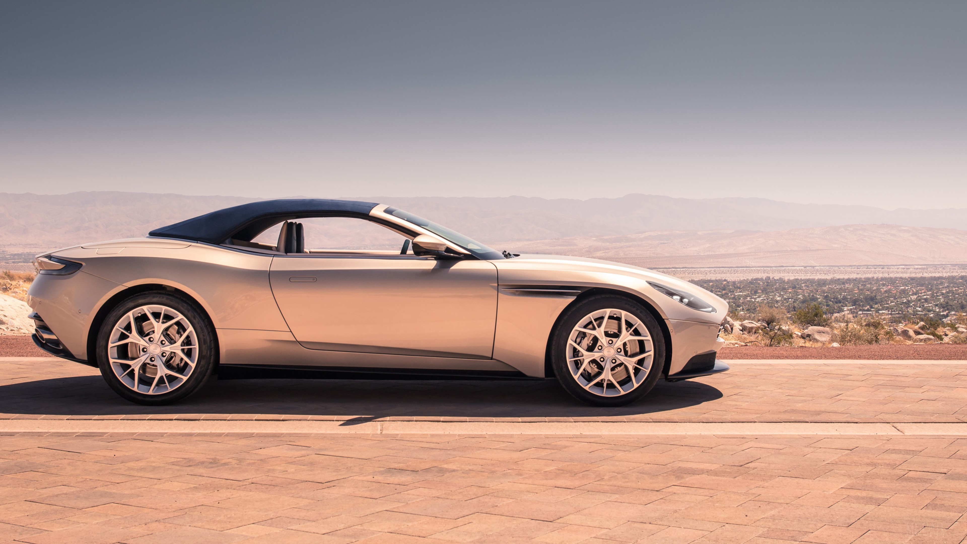 2018 Aston Martin Db11 Volante HD Wallpaper