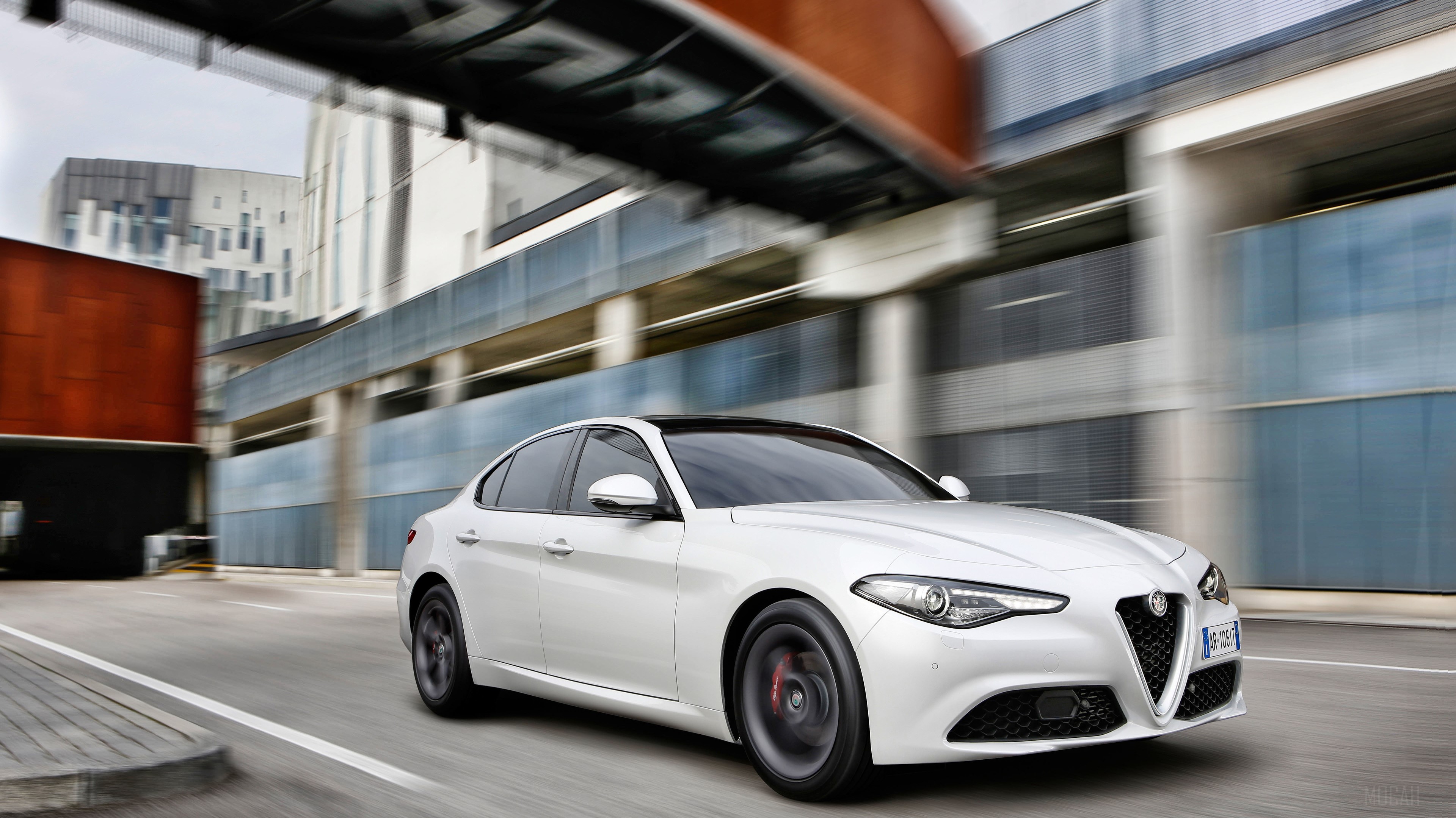 White Alfa Romeo Giulia 2.0 4K HD Wallpaper