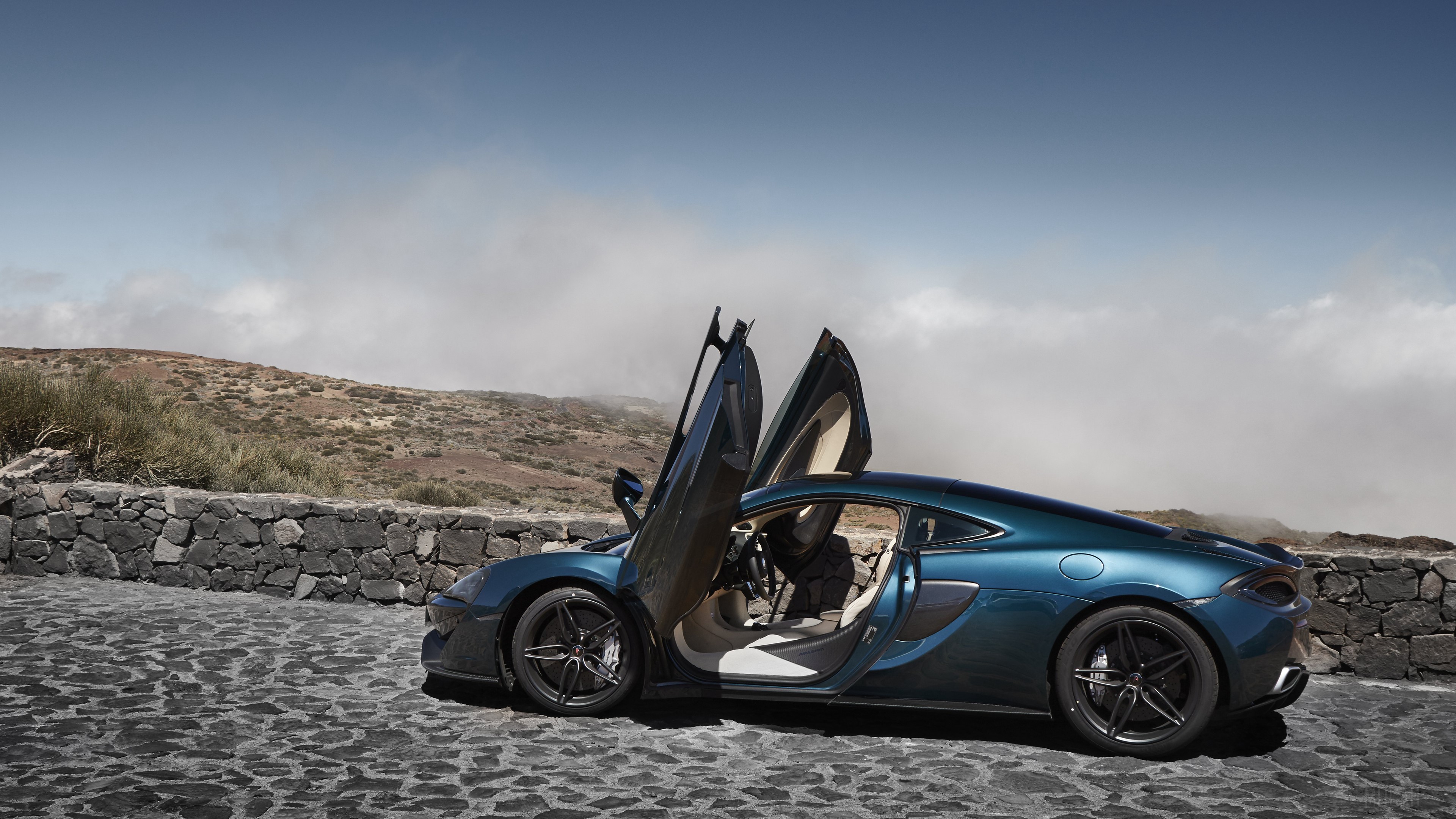 2016 Mclaren 570 GT HD Wallpaper