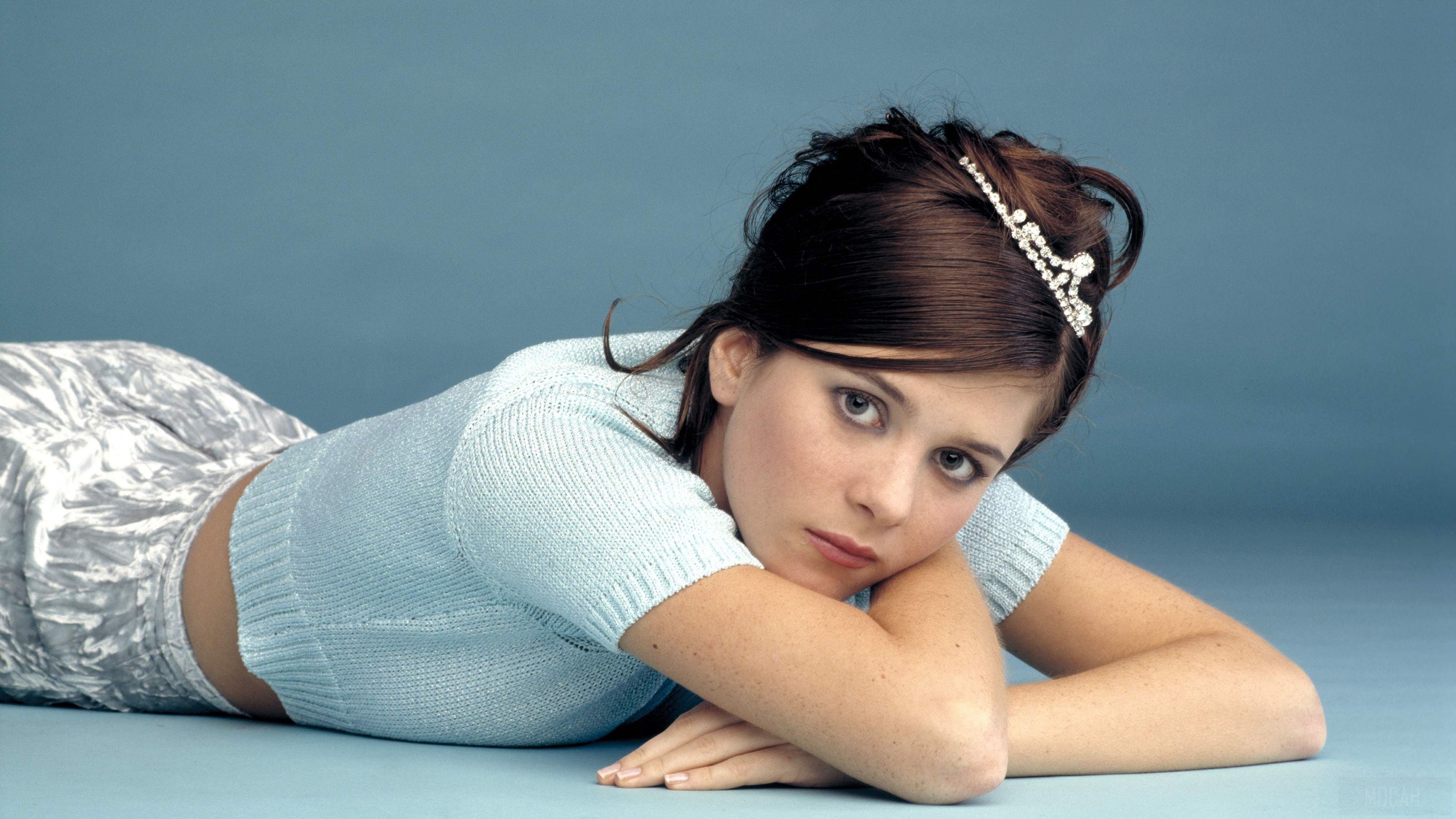 Anna Friel HD Wallpaper
