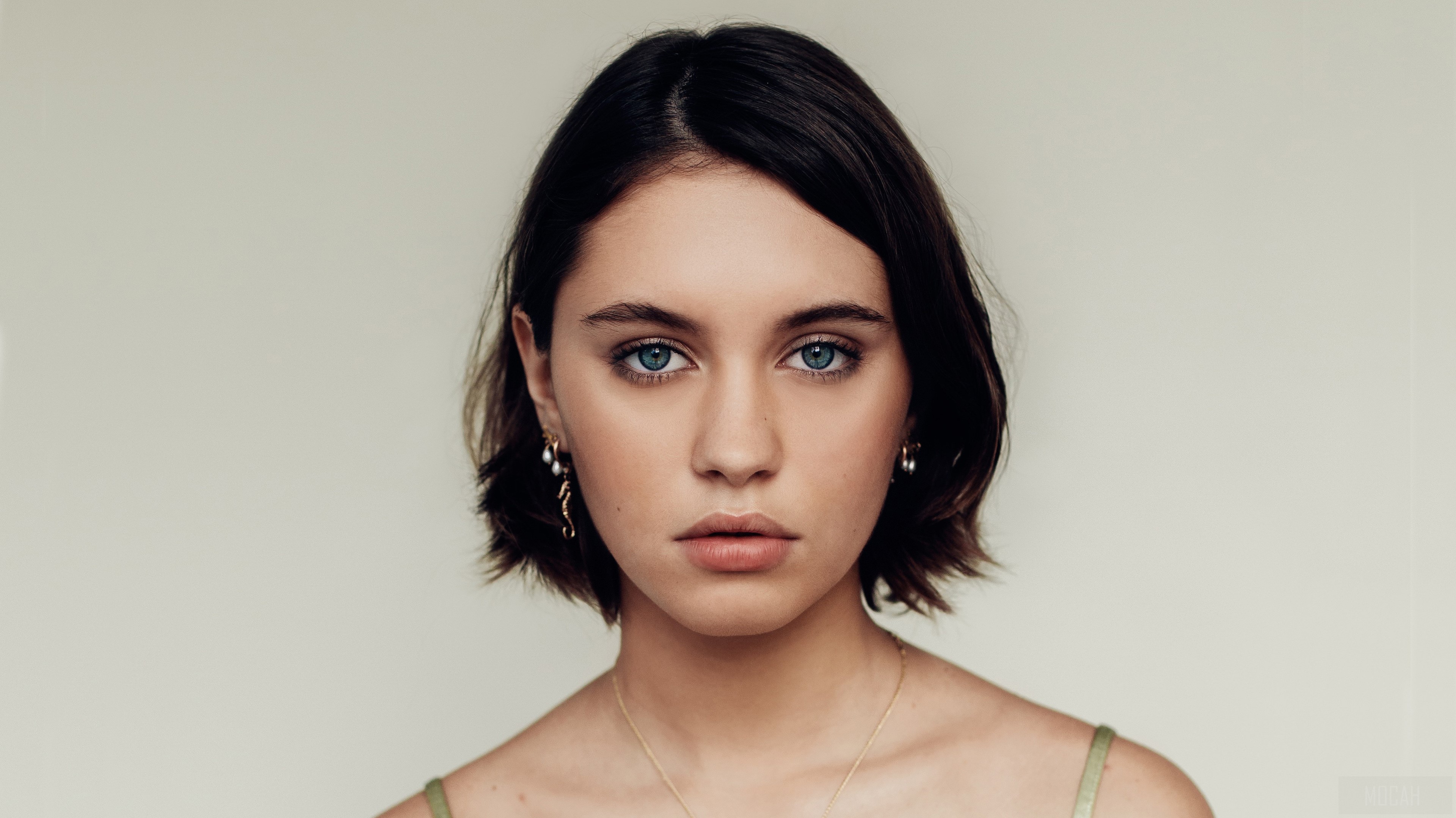 Iris Law HD Wallpaper