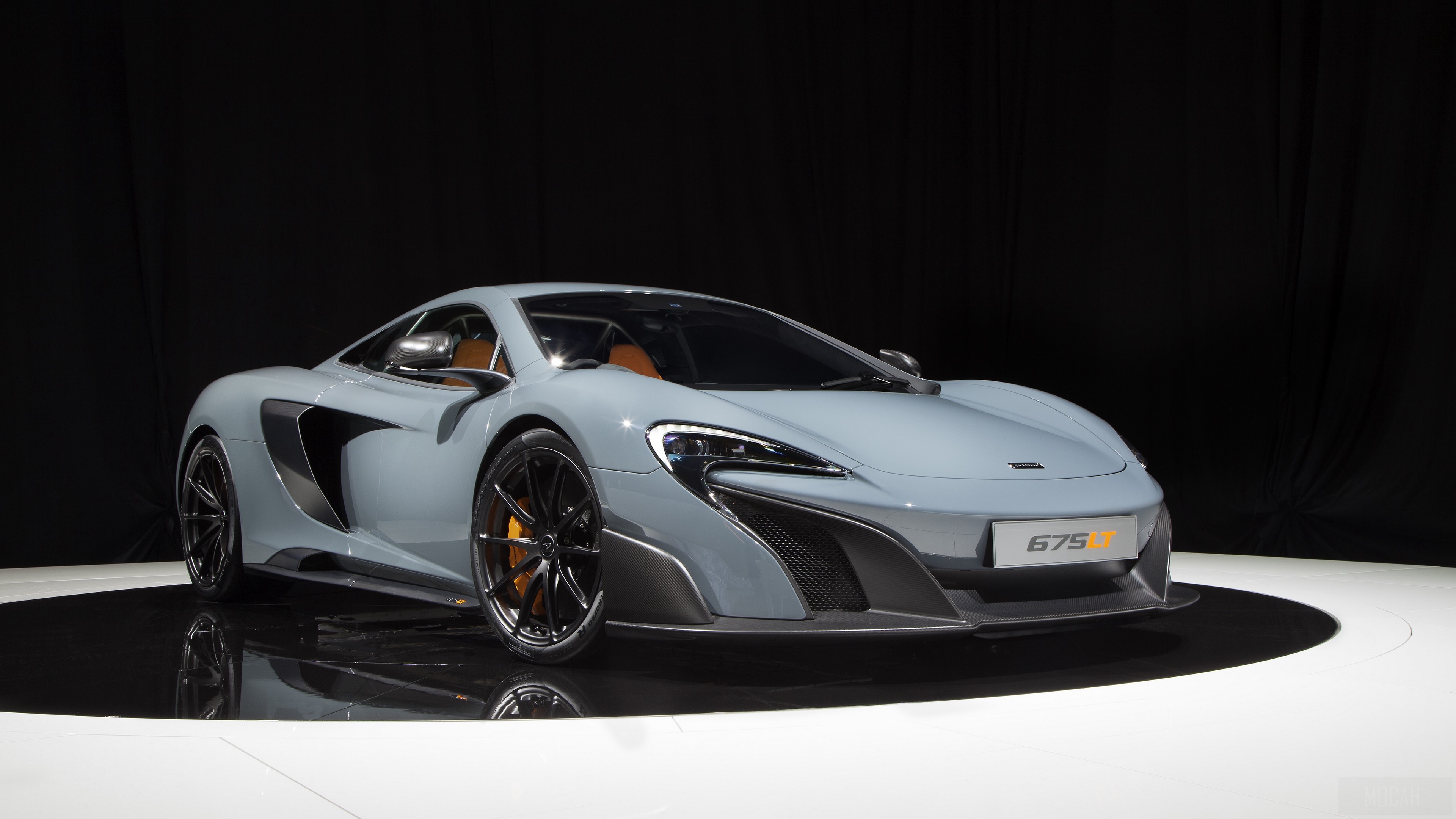 McLaren 675LT UK-spec 2015 side view 4K HD Wallpaper