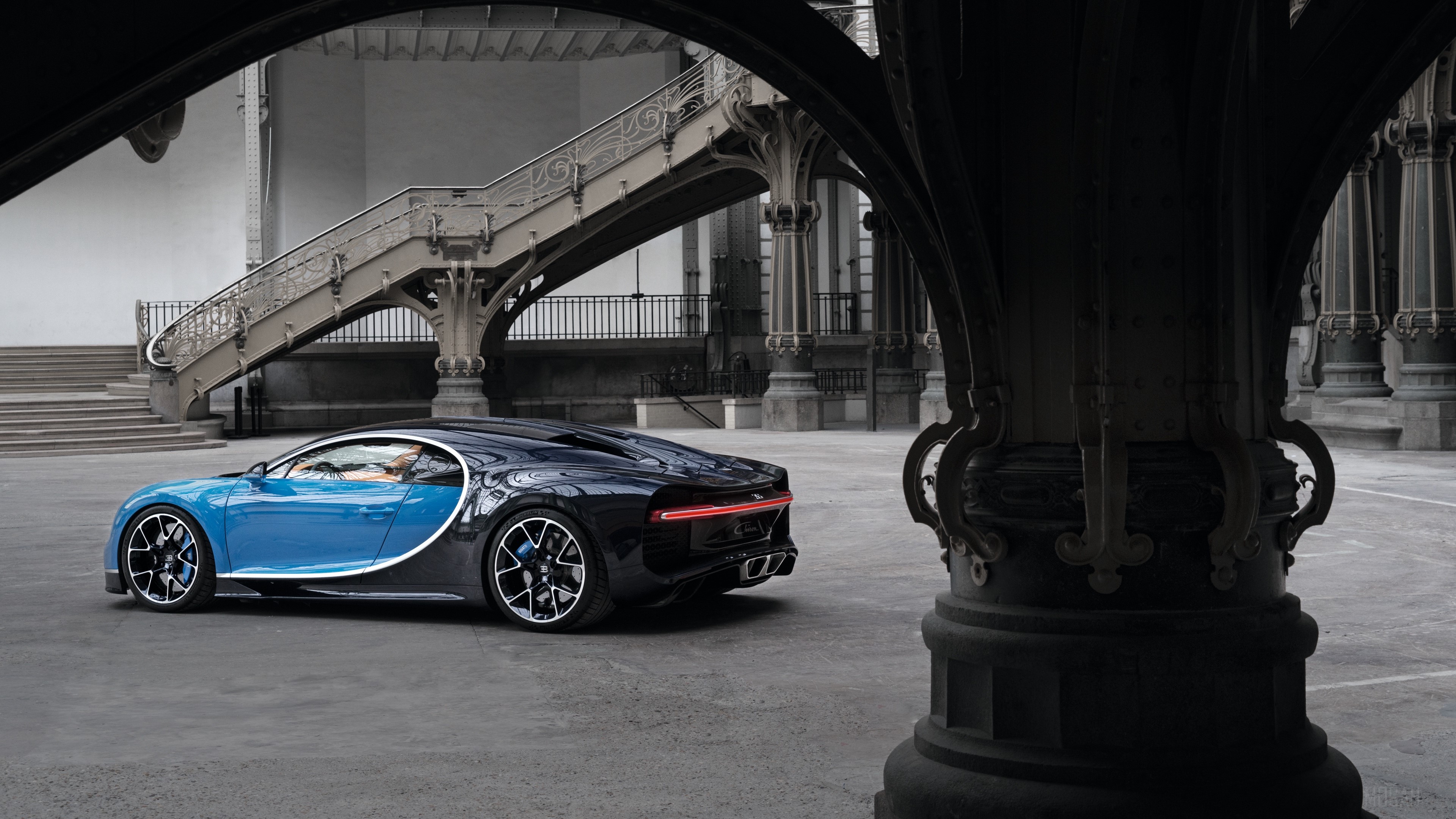 Bugatti Chiron side view 4K HD Wallpaper