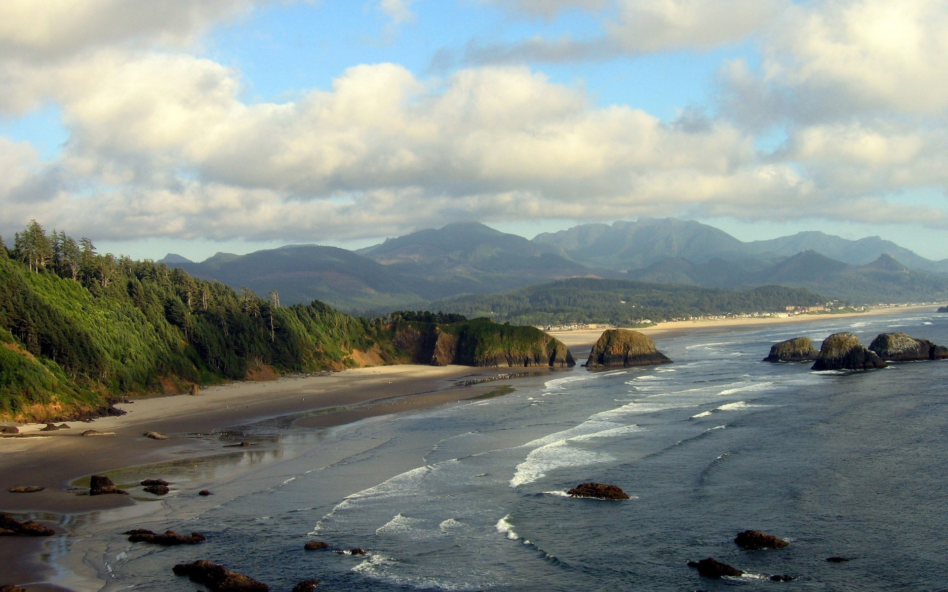 Coastal landscape with mountains and sea stacks HD Wallpaper