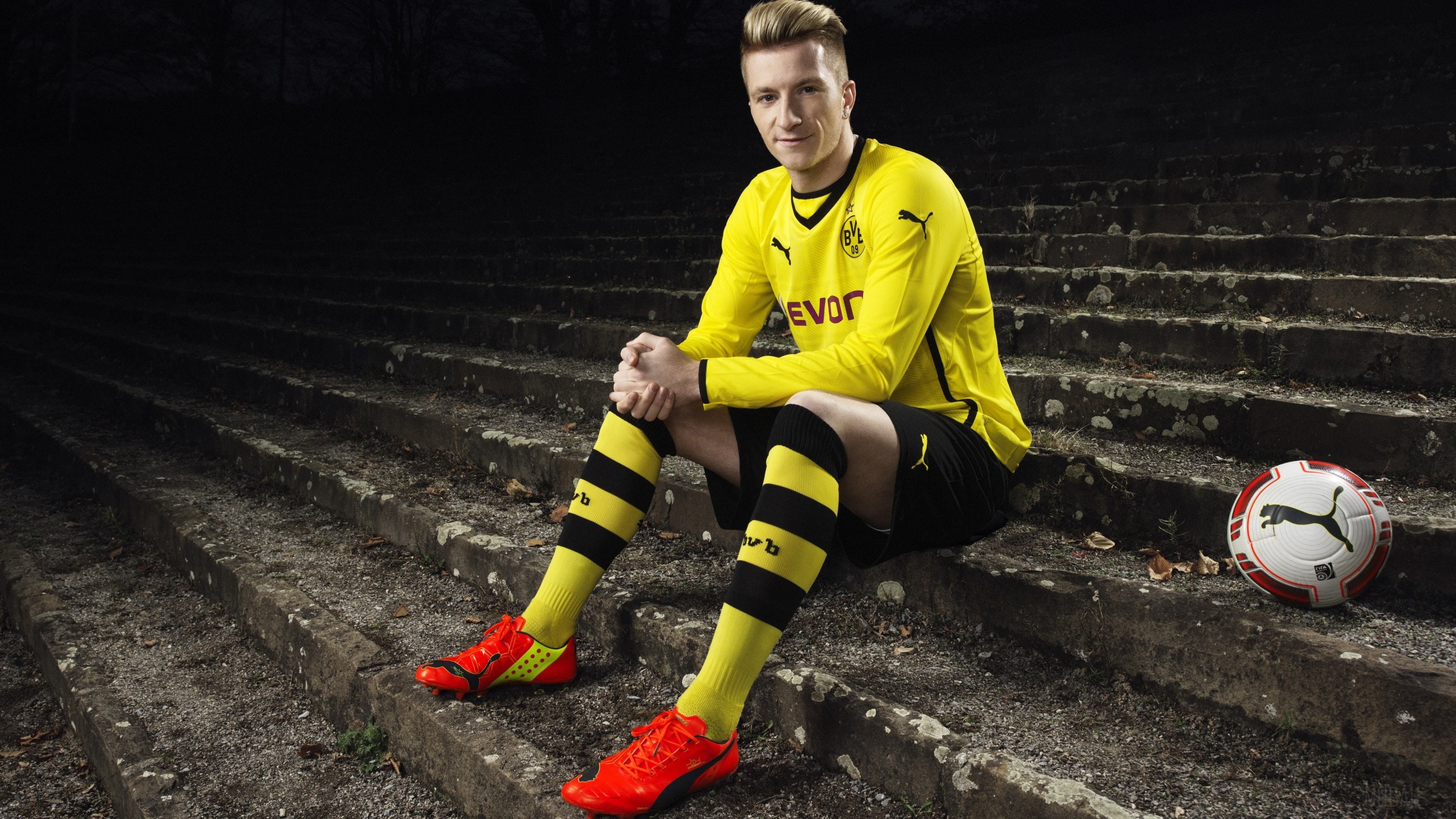 Marco Reus in Borussia Dortmund uniform 4K HD Wallpaper