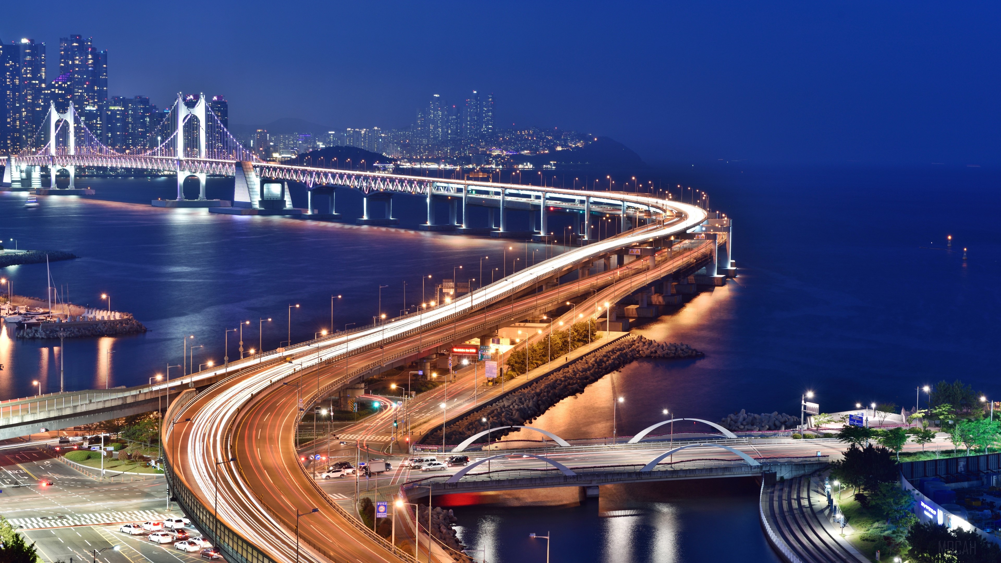 Night view of Gwangan Bridge and Busan city skyline HD Wallpaper