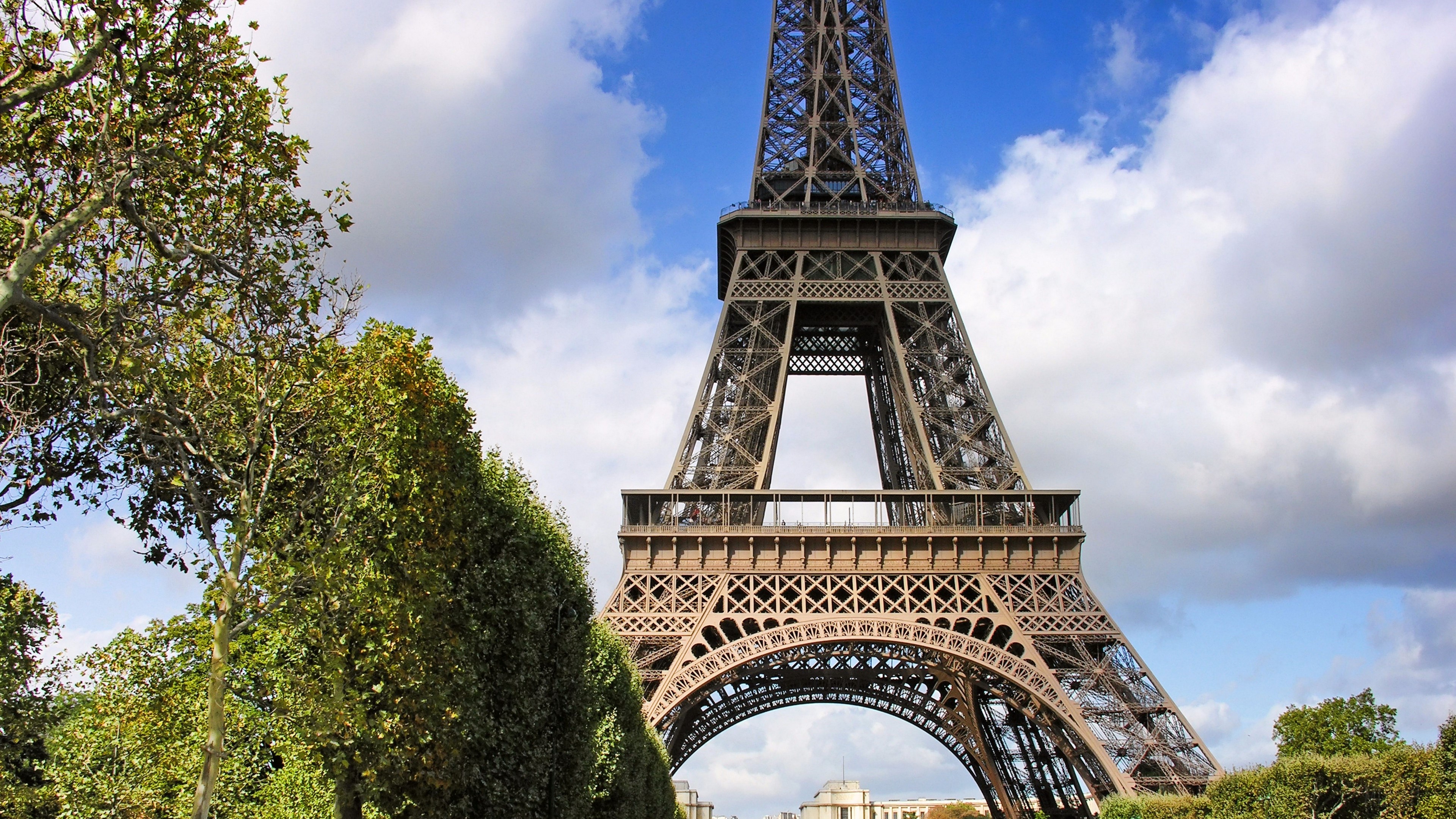 Eiffel Tower, Paris, France HD Wallpaper