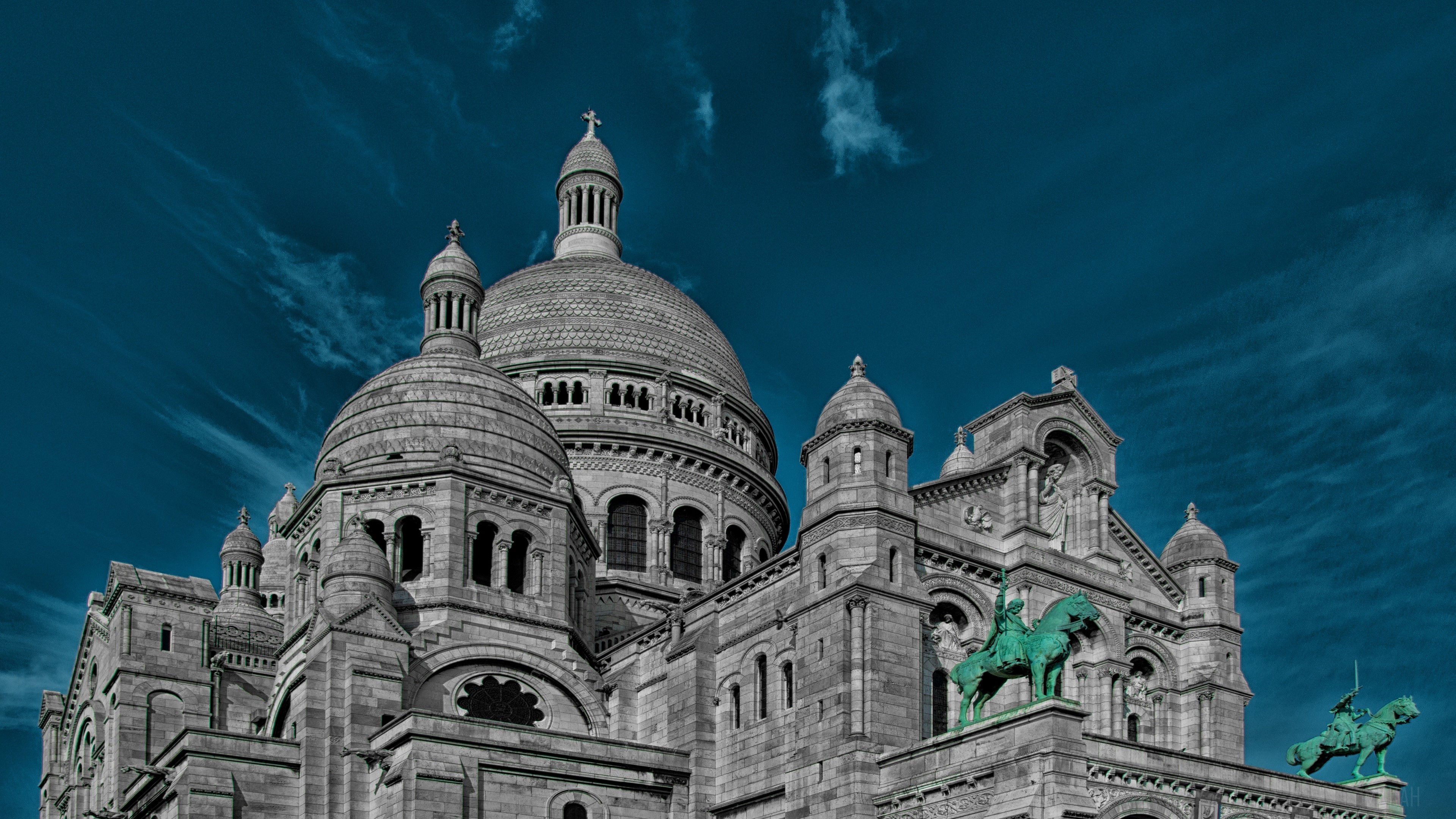 Sacre-Cœur Basilica in Paris, France with HDR 4K sky HD Wallpaper