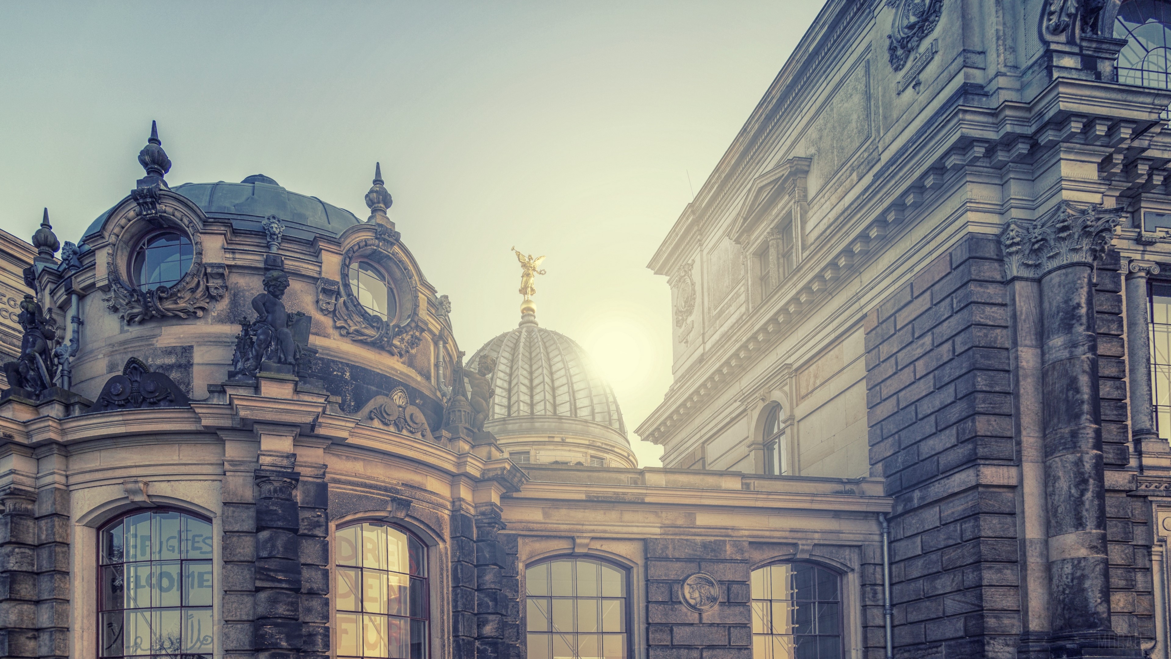 Building architecture with dome and statue 4K HD Wallpaper