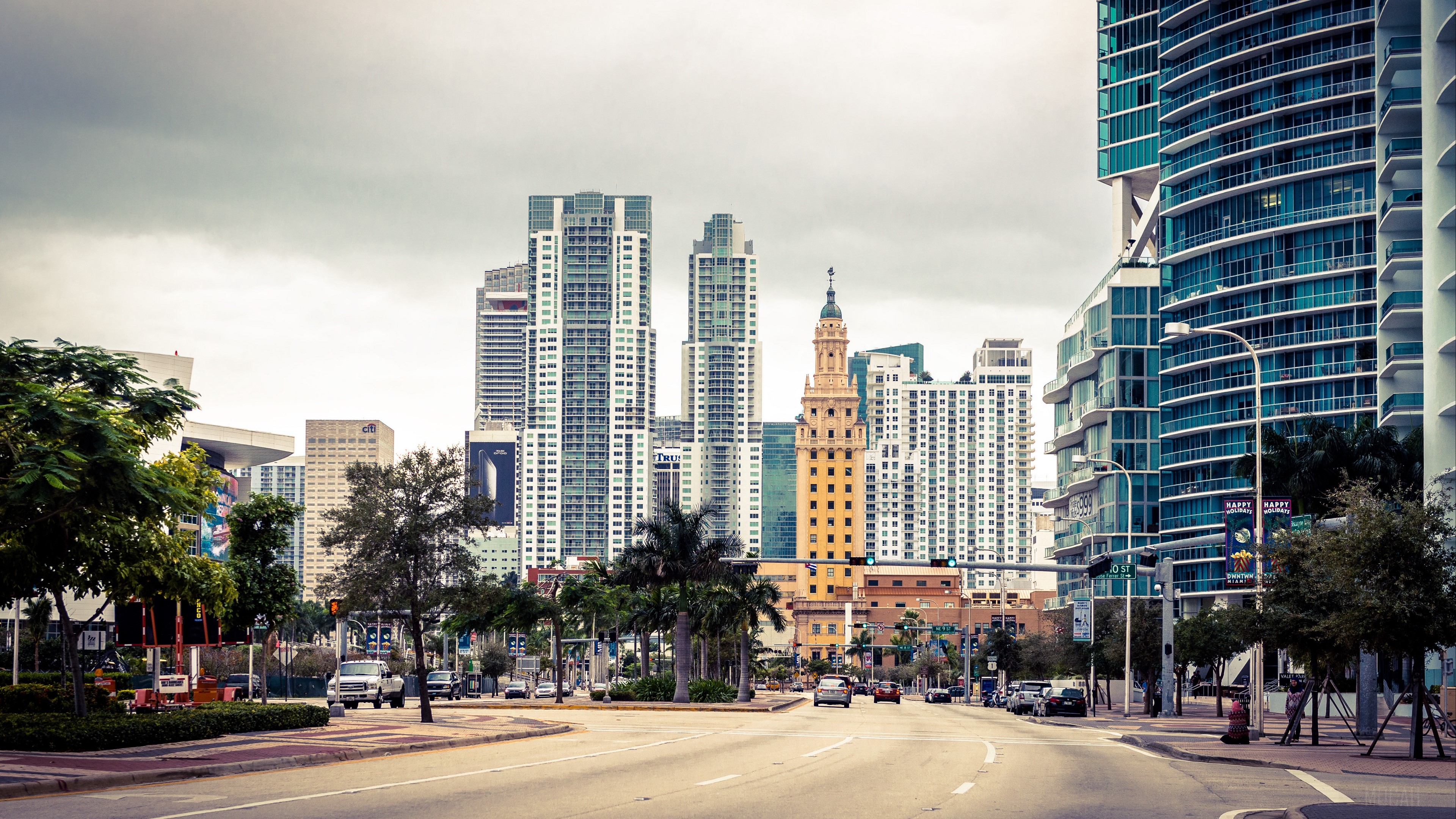 Miami skyscrapers and street view 4K HD Wallpaper