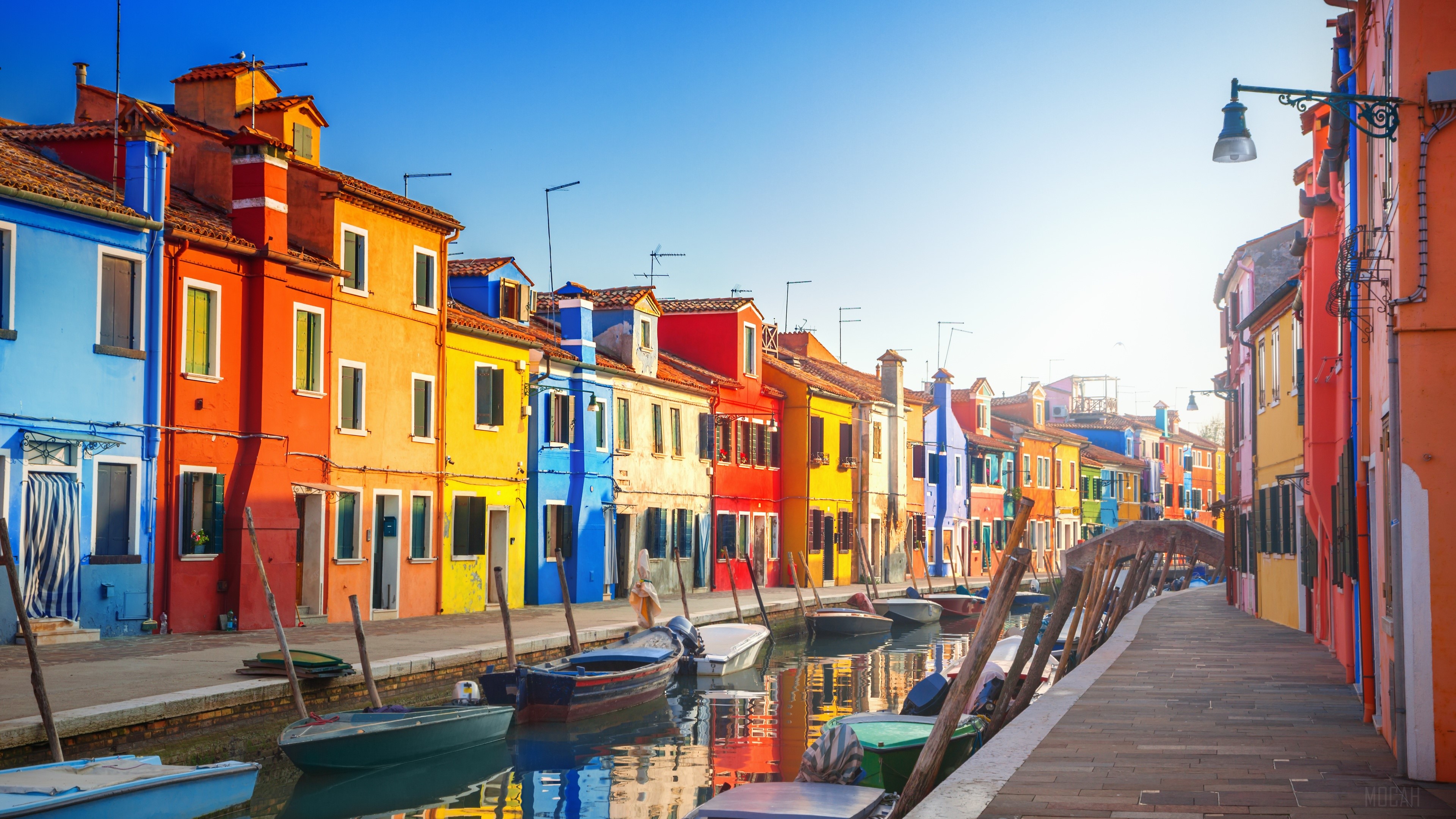 Colorful Houses and Boats in Venice City 4K HD Wallpaper