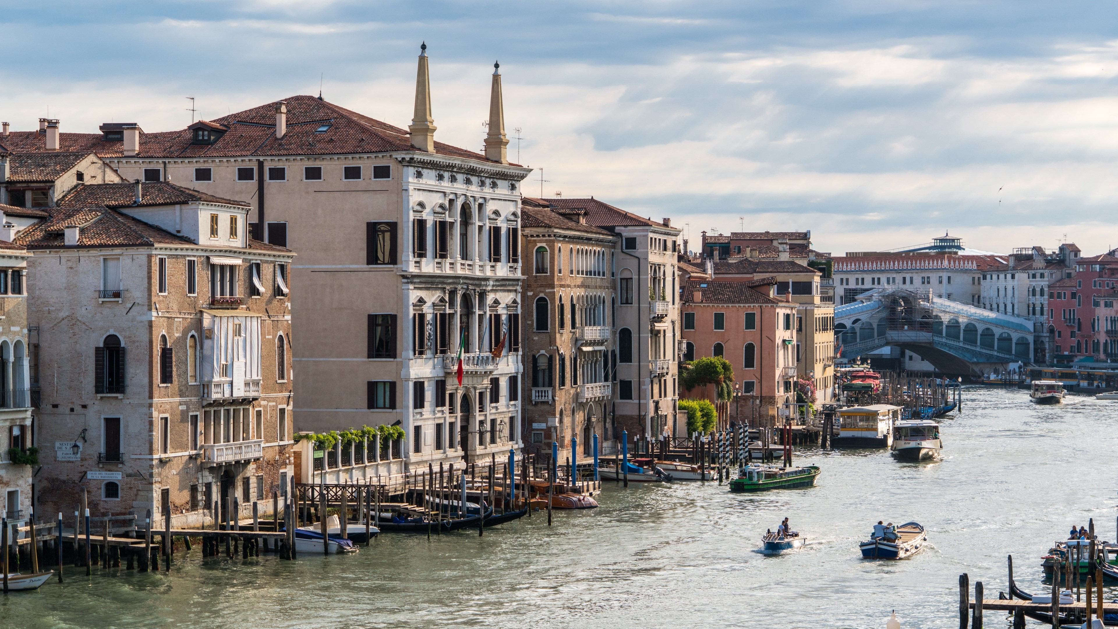 Venice Italy Rialto Canal 4K HD Wallpaper