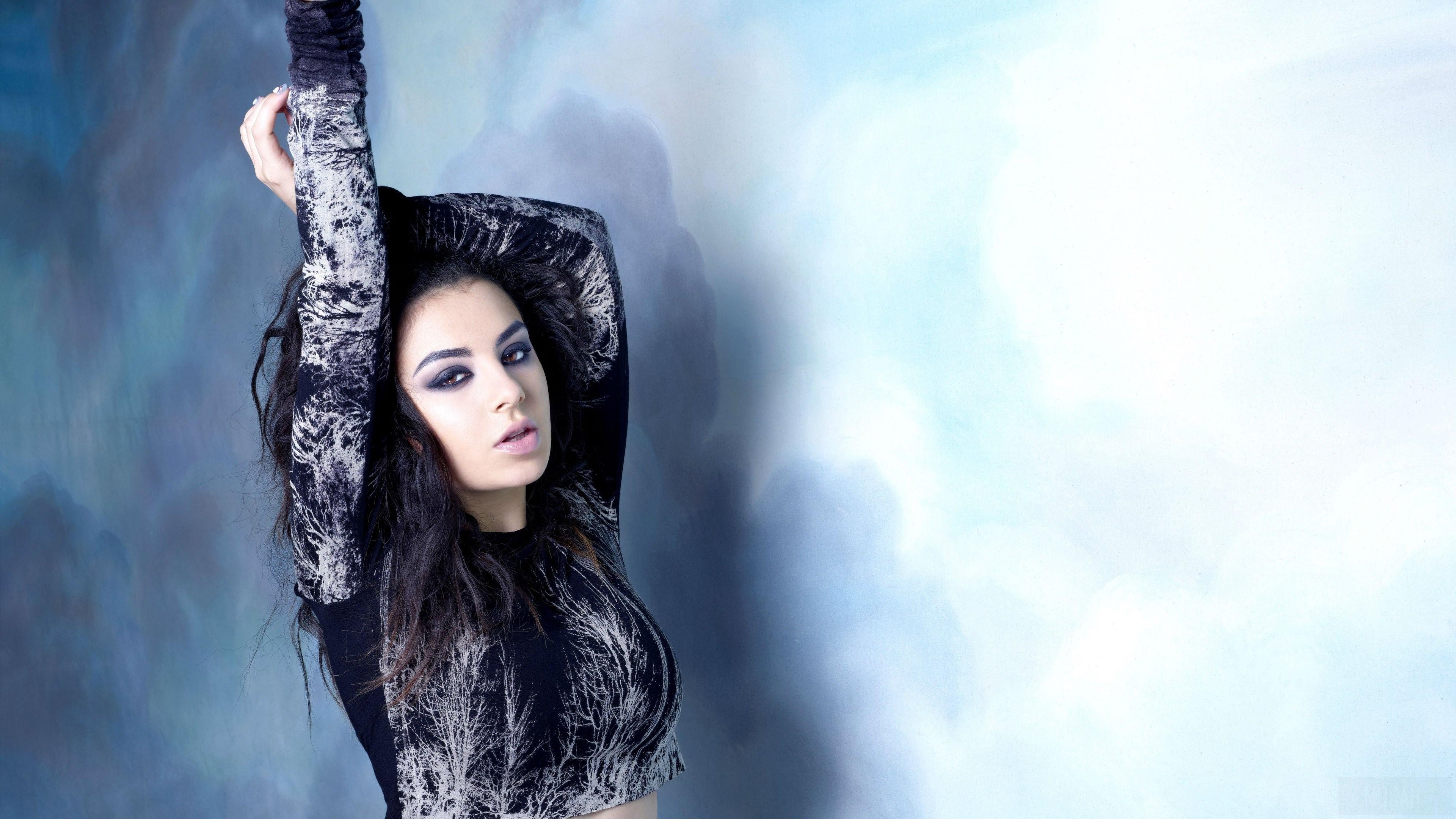 Charli XCX 2016 HD Wallpaper