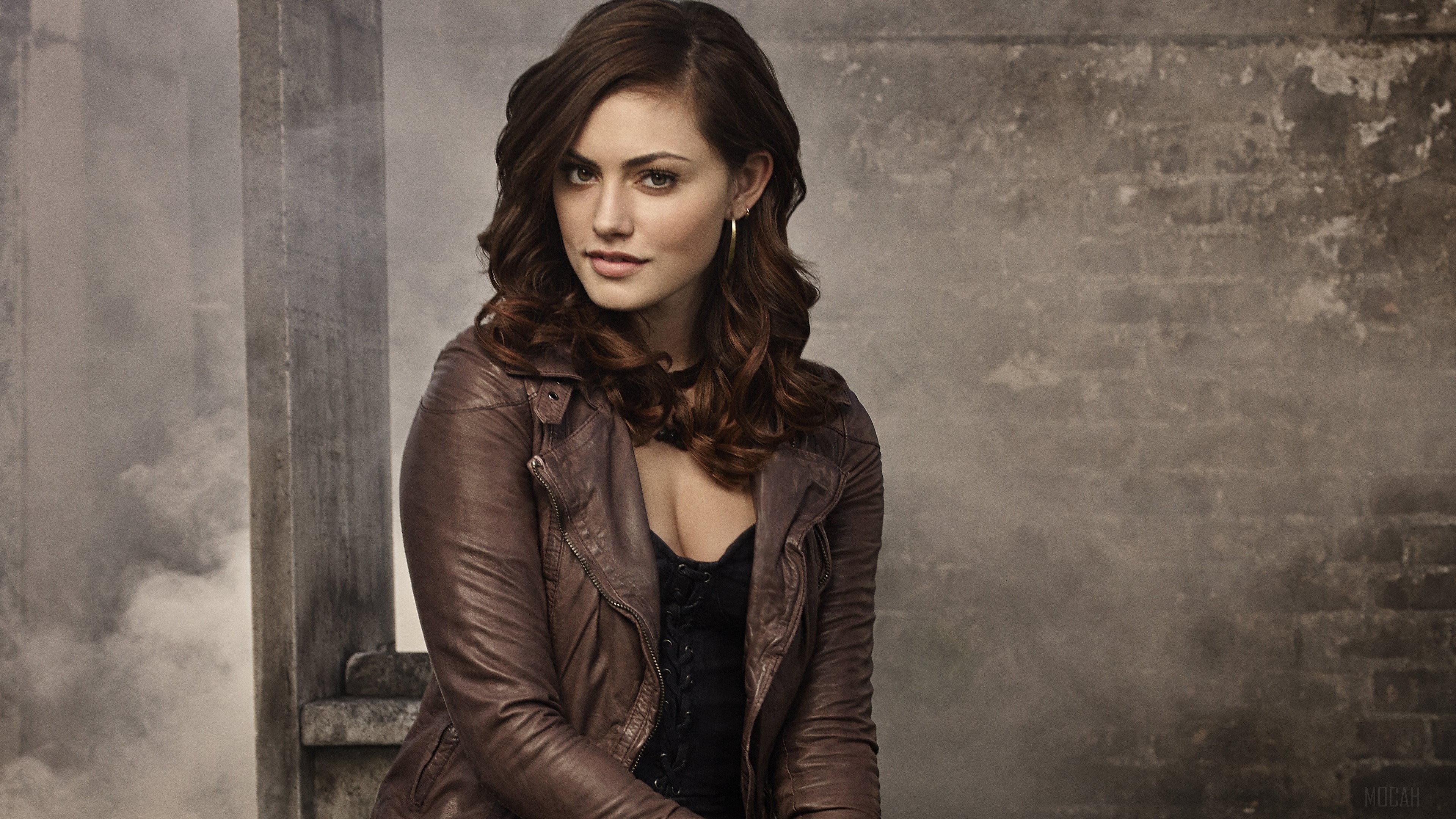 Phoebe Tonkin HD Wallpaper