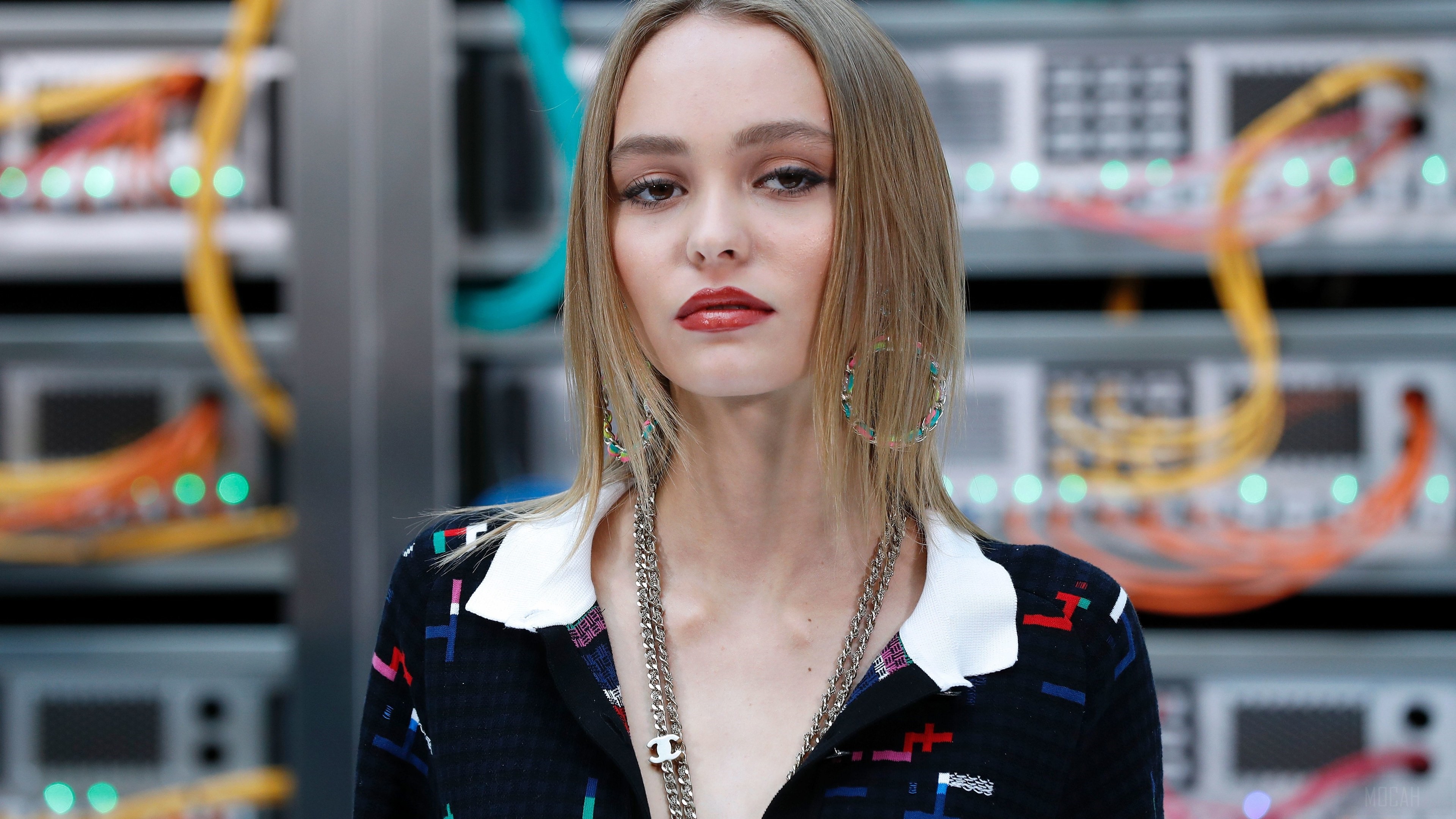 Lily Rose Depp HD Wallpaper