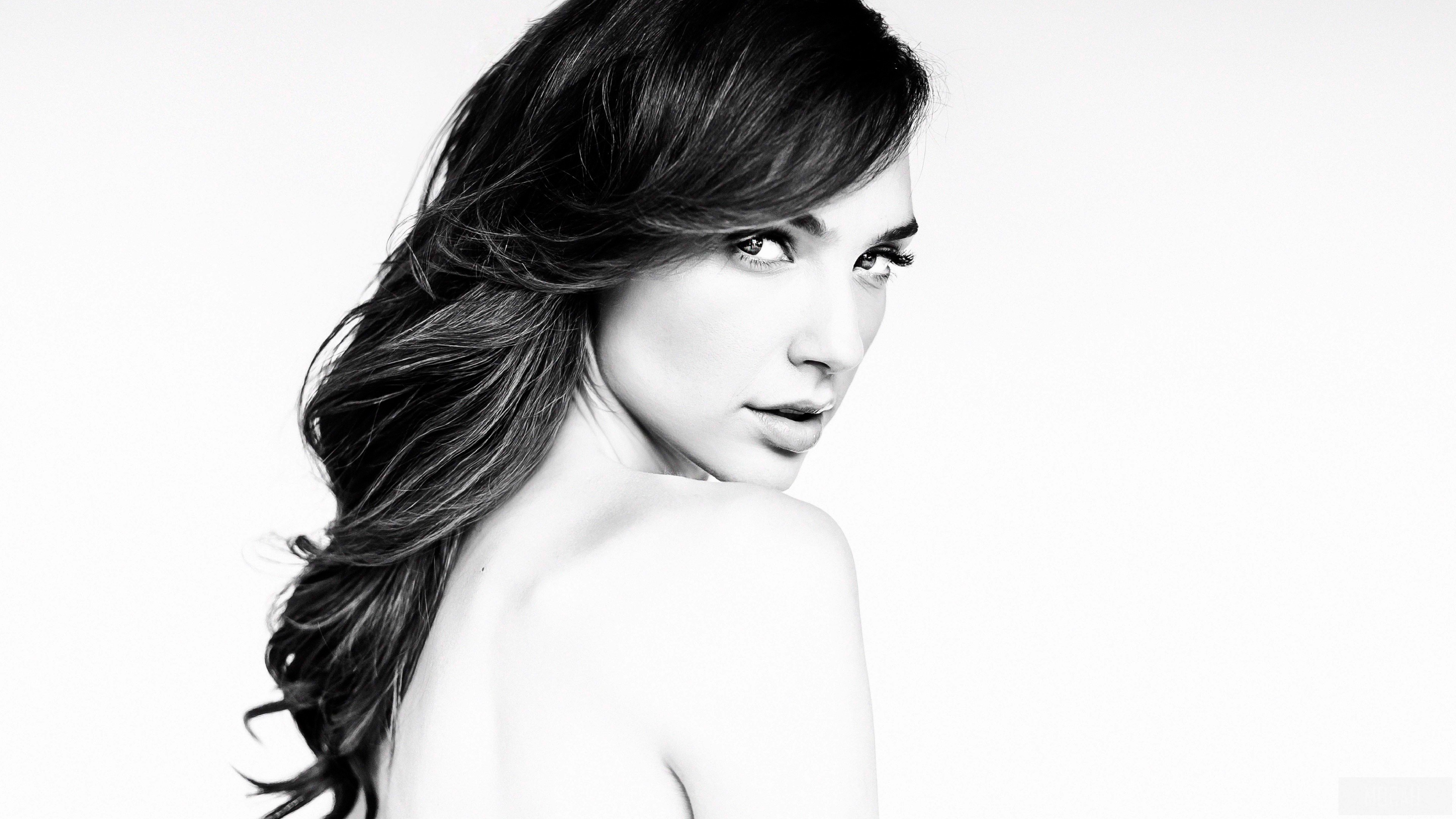 Gal Gadot HD Wallpaper