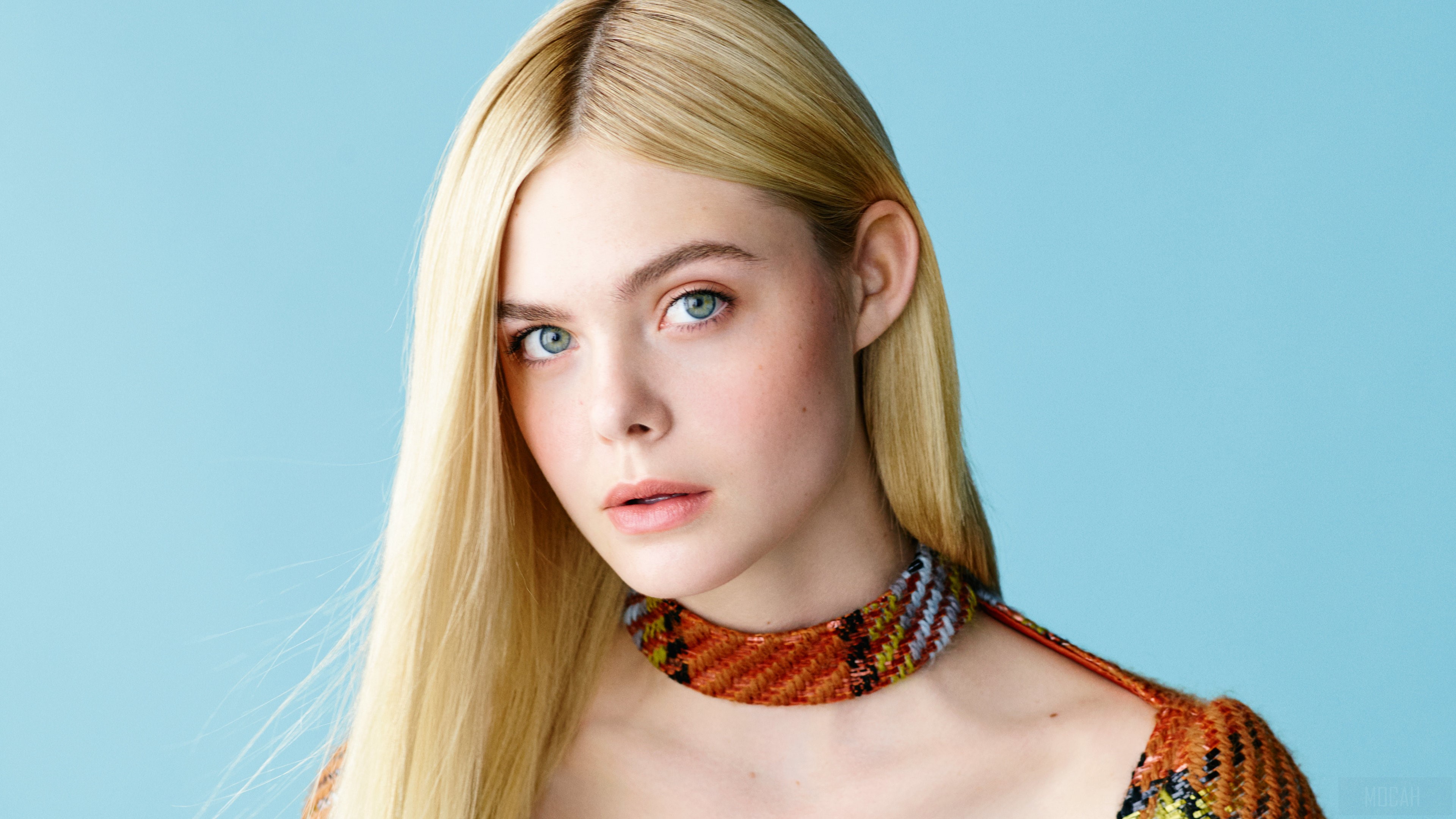 Elle Fanning HD Wallpaper