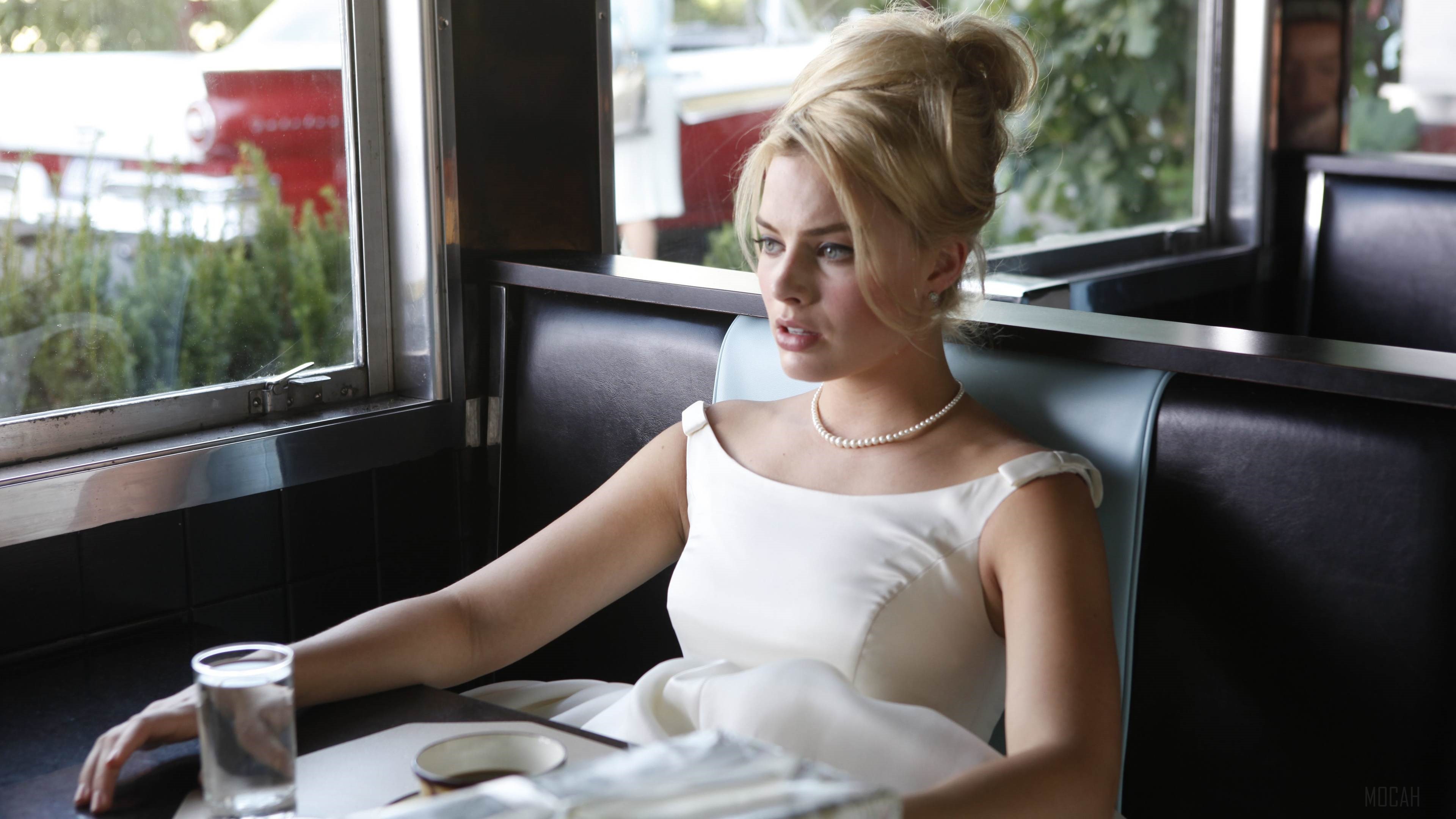 Margot Robbie in a white dress HD Wallpaper