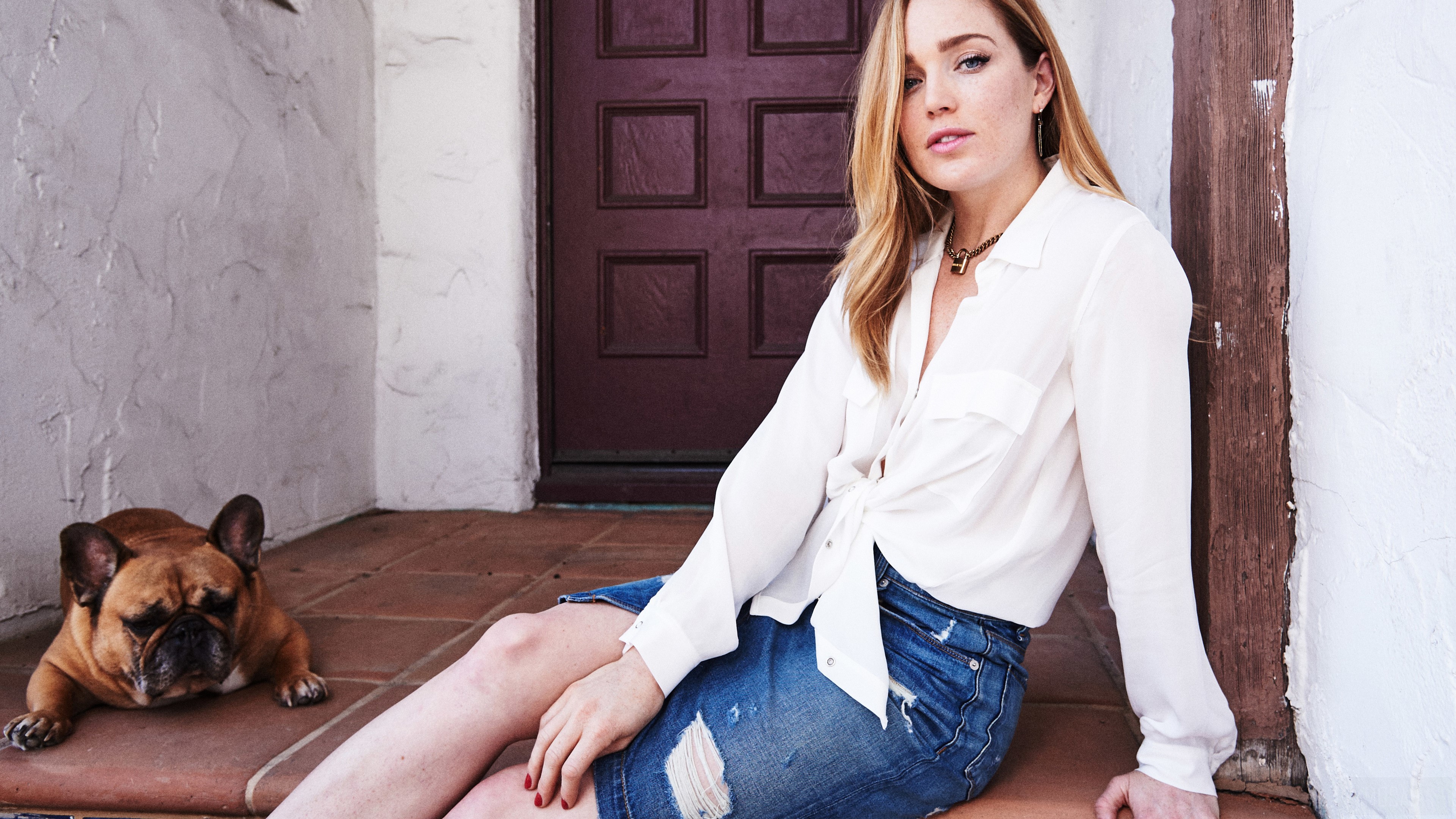 Caity Lotz 4K HD Wallpaper